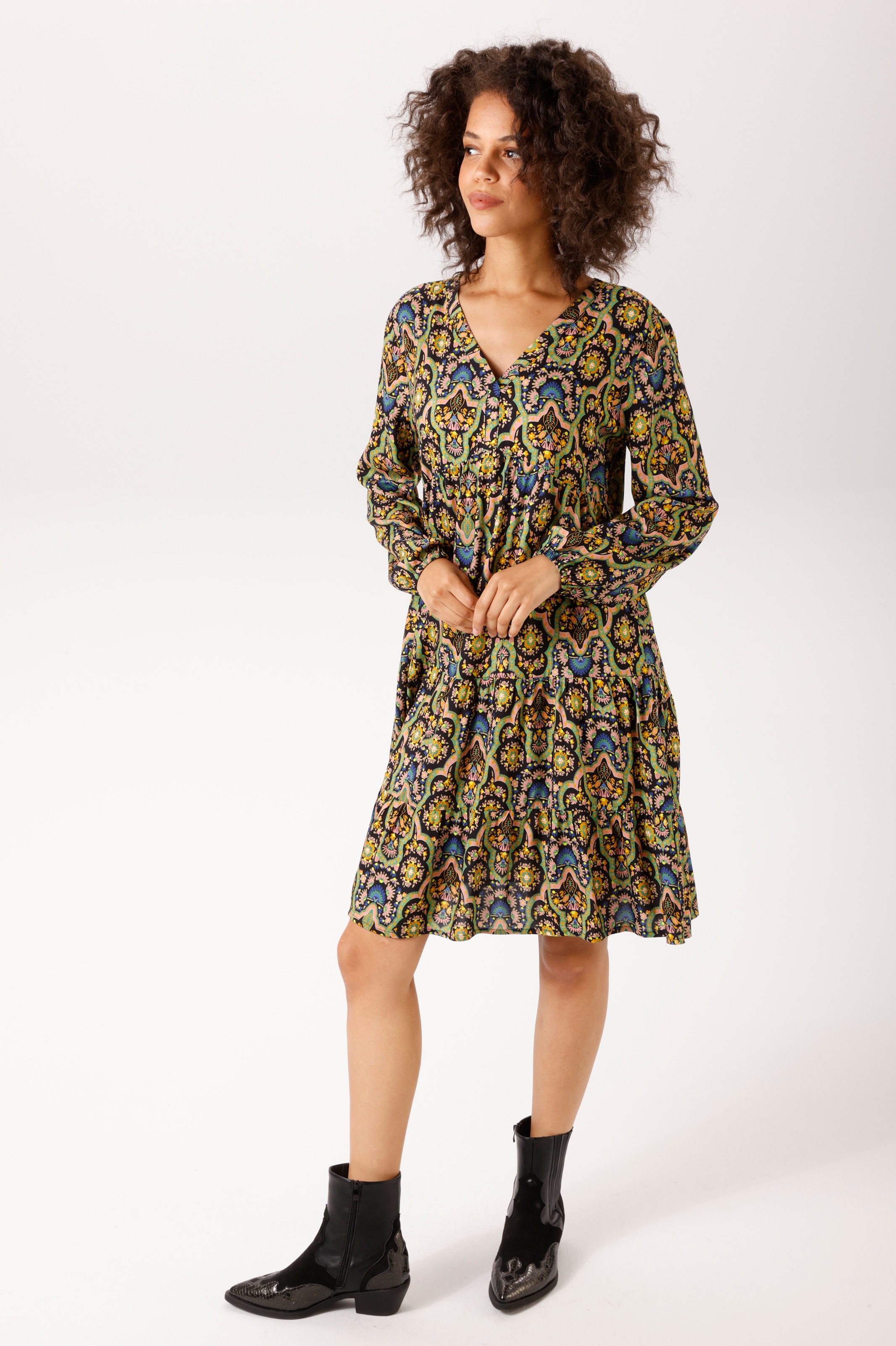 Image of Aniston CASUAL Tunikakleid mit farbenfrohen, grafischen Druck - NEUE KOLLEKTION