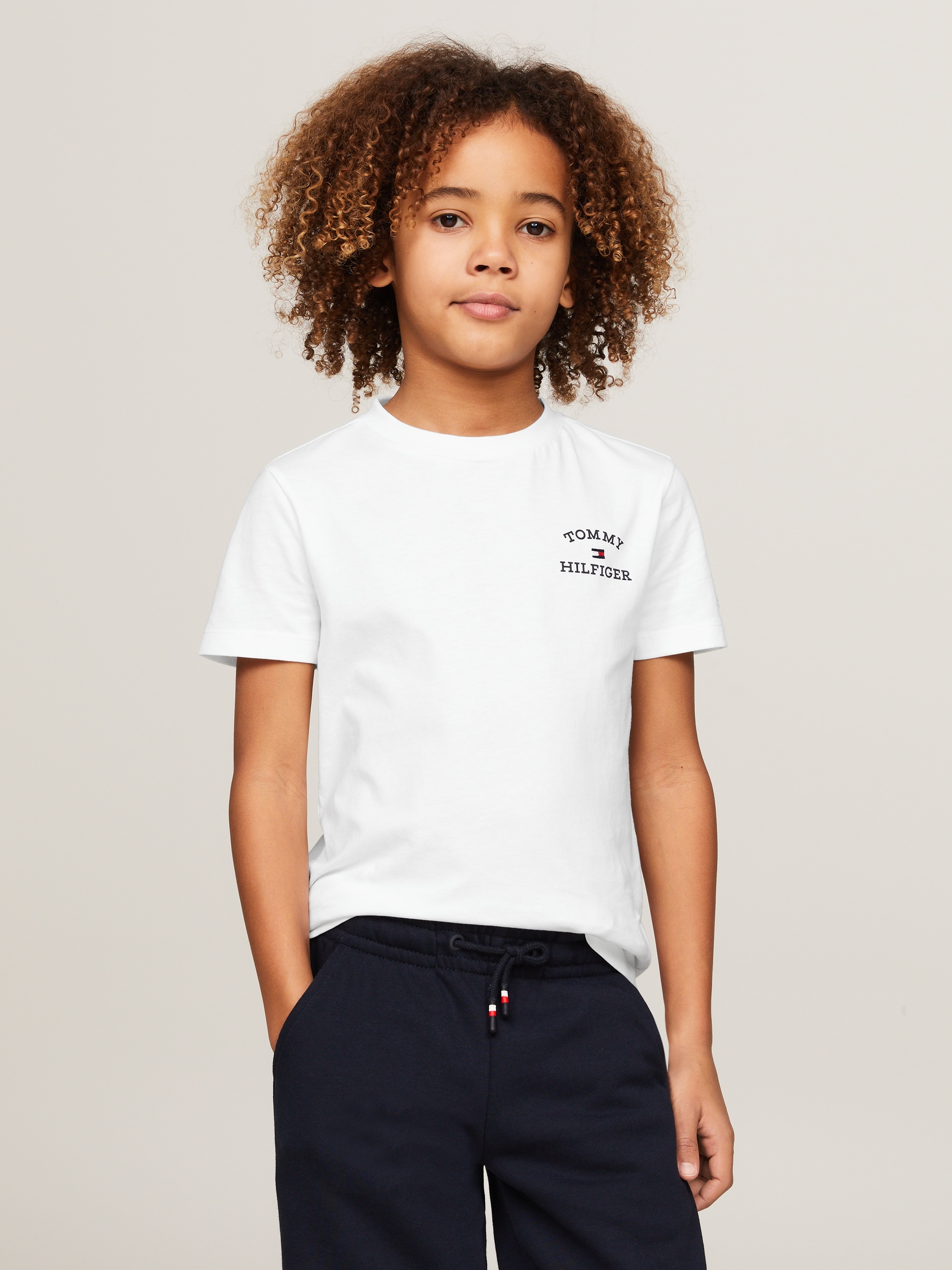 ♕ Tommy Hilfiger T-Shirt »TH LOGO TEE S/S«, Kinder bis 16 Jahre  versandkostenfrei auf
