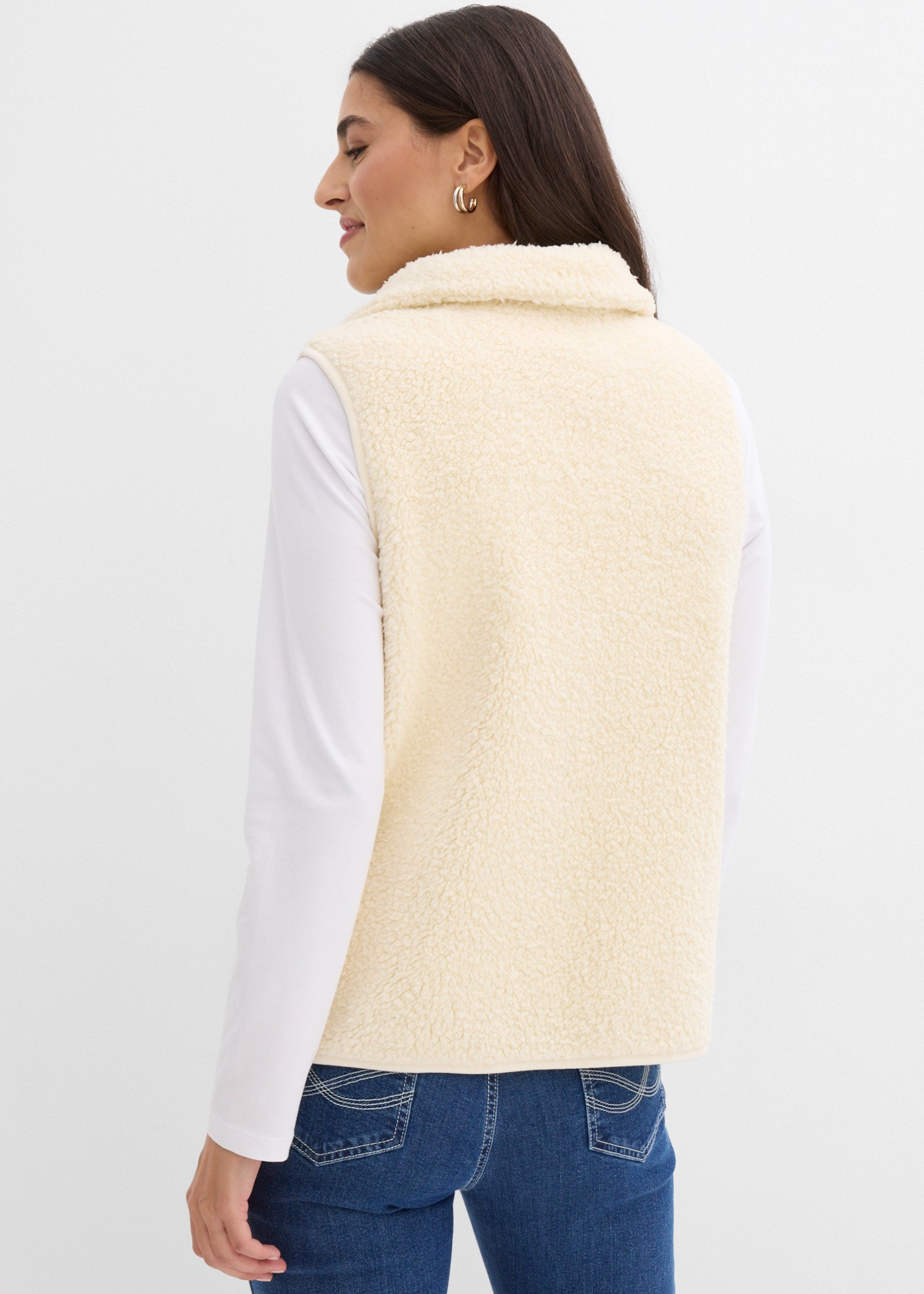 bonprix Plüschweste lässig geschnitten, in Teddy-Optik, im Casual-Stil, aus Polyester