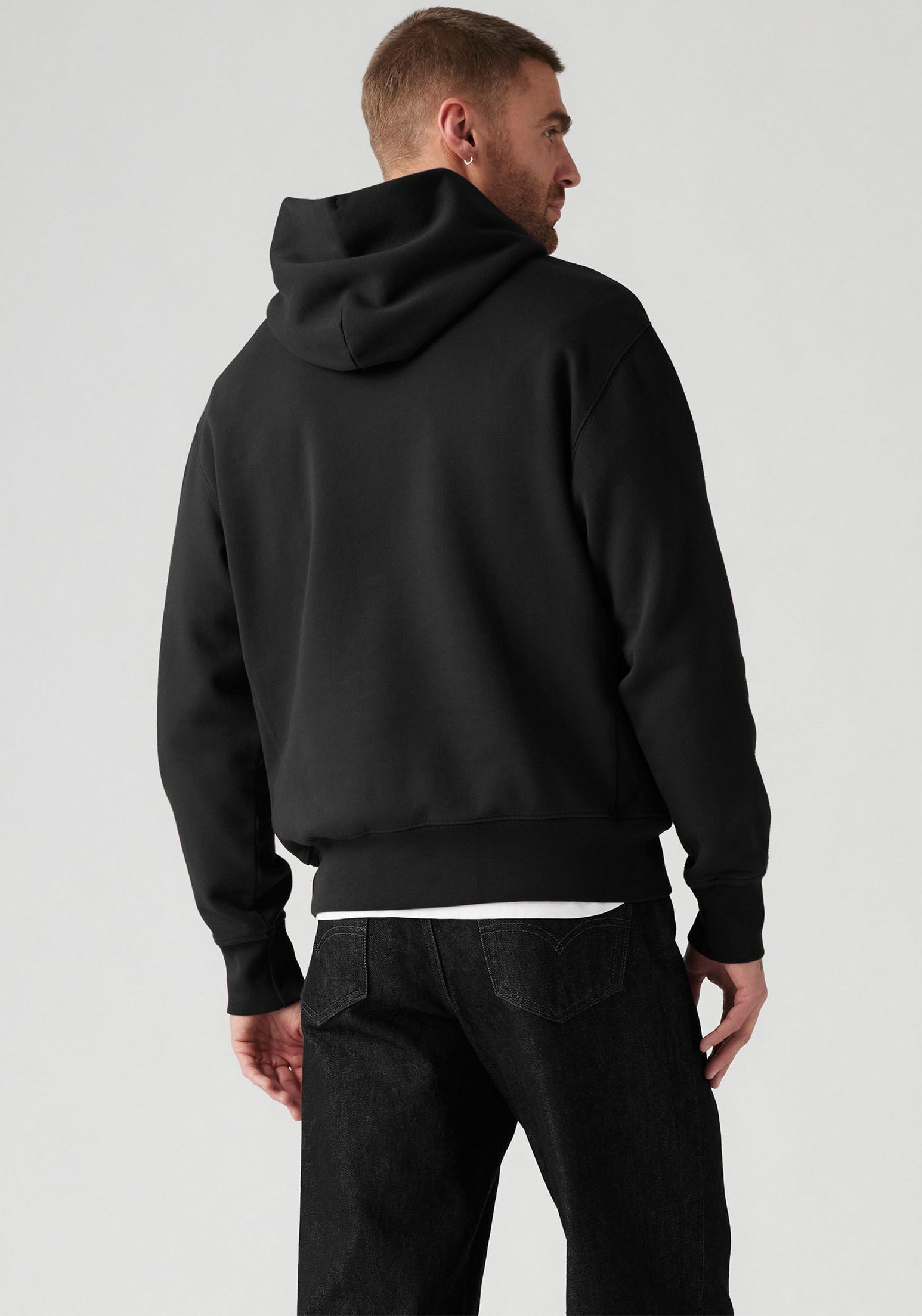 Levi's® Hoodie »THE AUTHENTIC HOODIE«, mit kleiner Ton-in-Ton Logostickerei auf der Brust