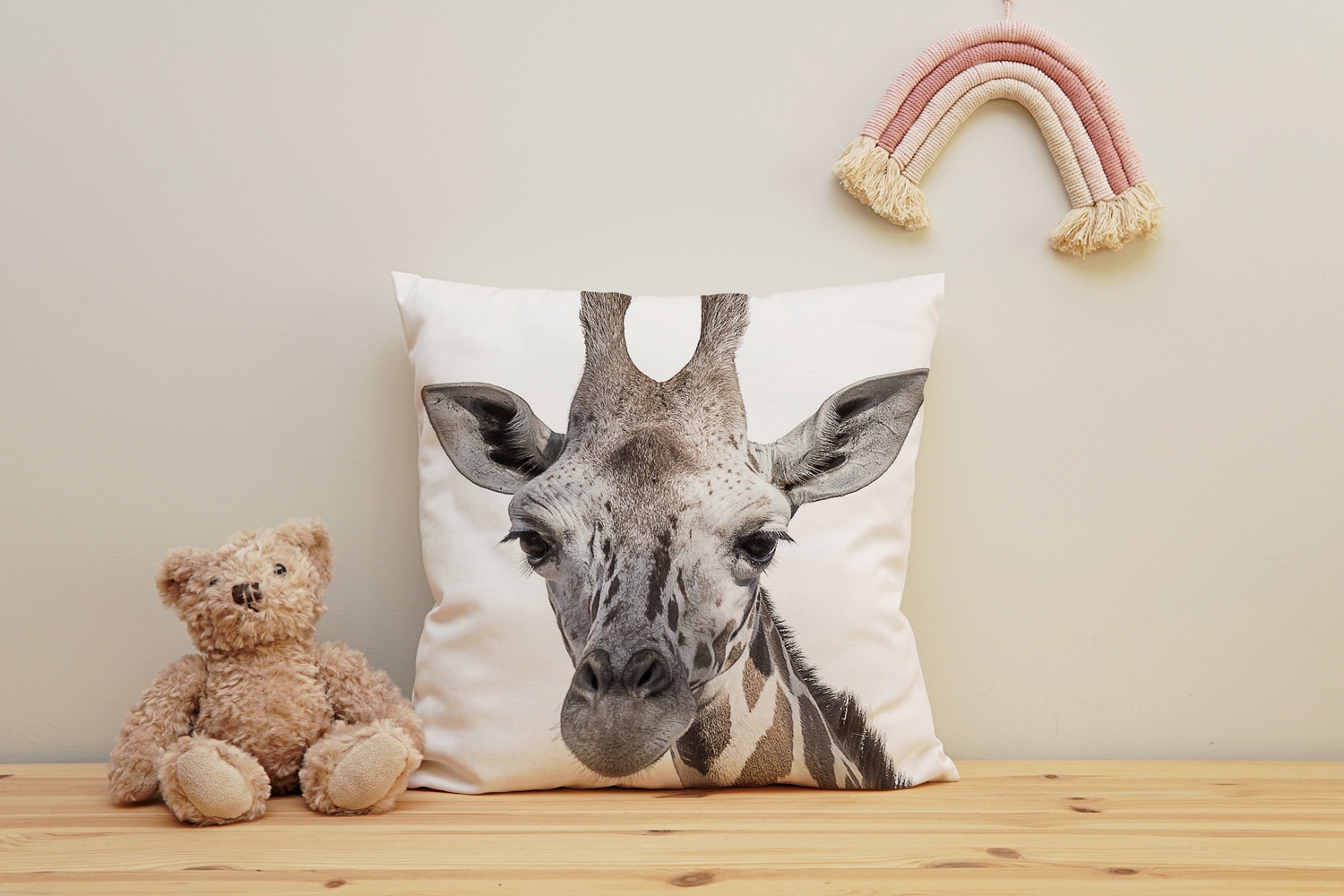Image of queence Dekokissen "Giraffe" Kissenhülle mit HD Premium Druck, geruchsneutral, 40x40cm