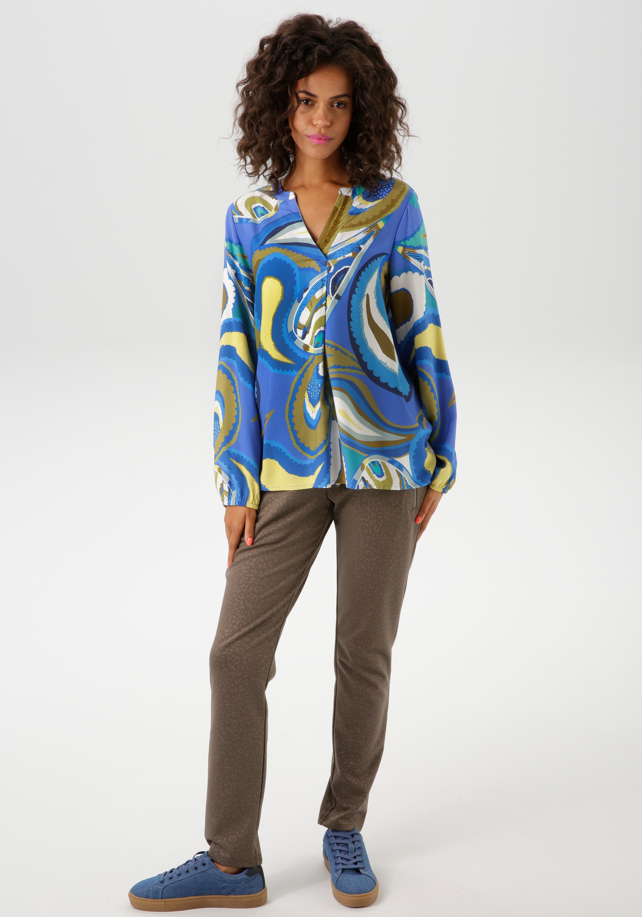 Aniston CASUAL Schlupfbluse, mit farbharmonischen, grossflächigem Paisley-Muster