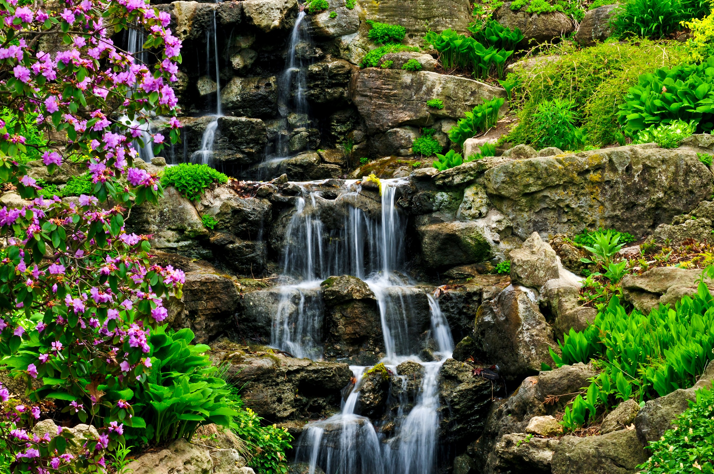 Image of Papermoon Fototapete »Cascading Waterfall«, matt, BlueBack, 7 Bahnen, 350 x 260 cm bei Ackermann Versand Schweiz