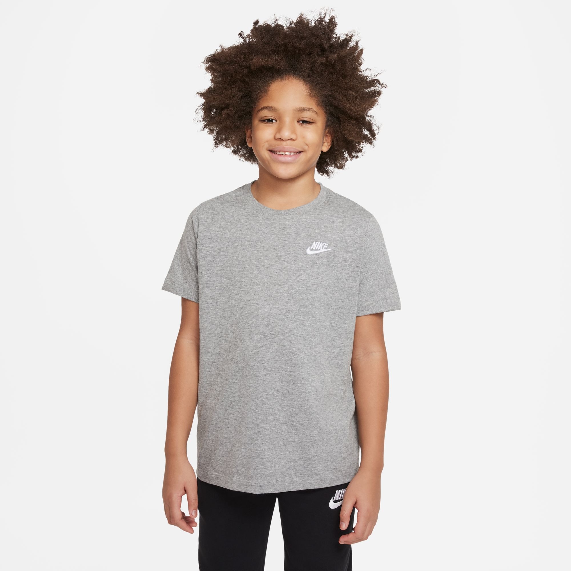 Trendige Nike Sportswear T-Shirt »BIG KIDS' T-SHIRT« versandkostenfrei -  ohne Mindestbestellwert shoppen