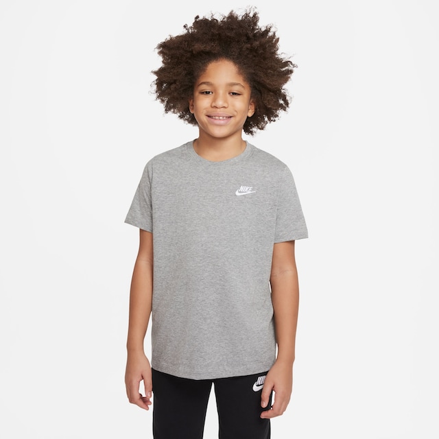 Trendige Nike Sportswear T-Shirt »BIG KIDS' T-SHIRT« versandkostenfrei -  ohne Mindestbestellwert shoppen
