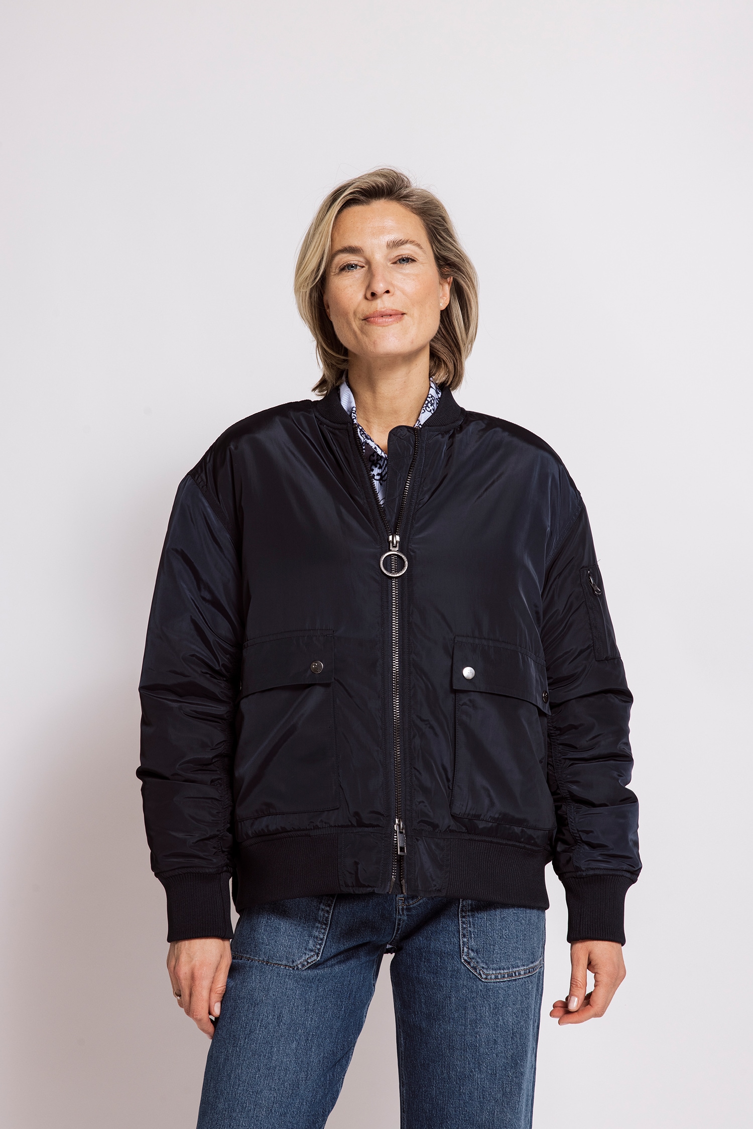 Zhrill Jackenblazer »JULIE LOOSE« Blouson - Casual Stil, lockere Passform, aus Kunstfaser, unifarben