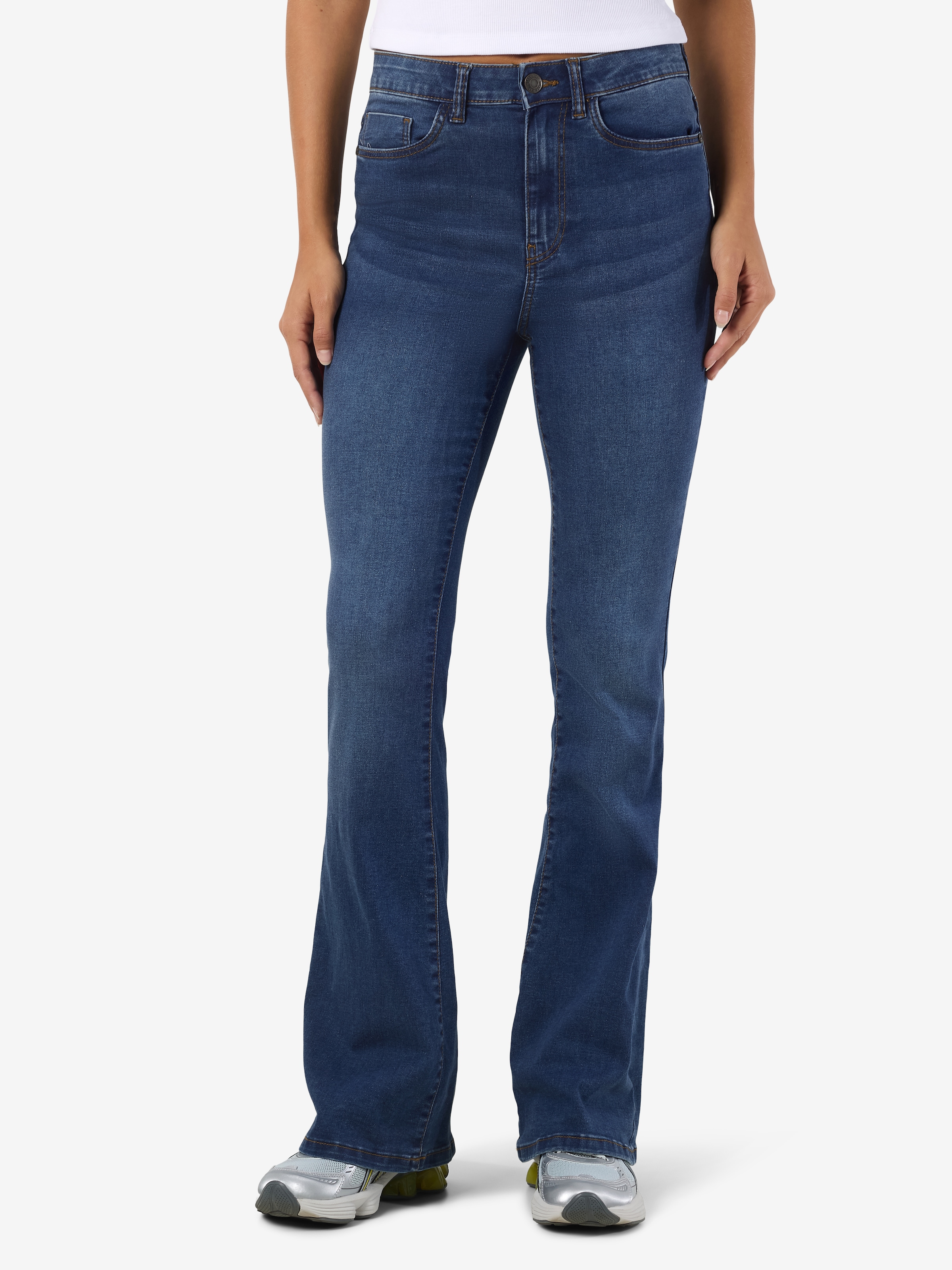 Image of Noisy may High-waist-Jeans "NMSALLIE HW FLARE JEAN VI021MB FWD NOOS"