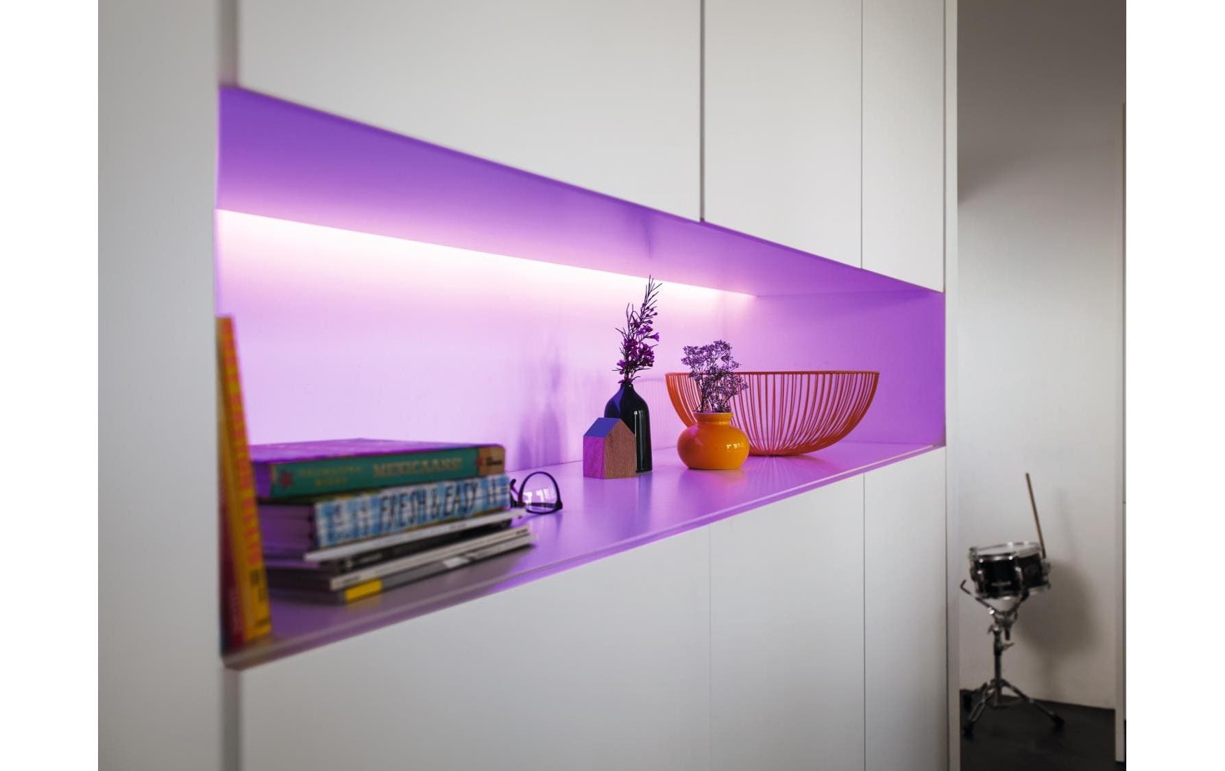 Philips Hue LED-Streifen »Lightstrip Plus 2m Basis mit Bridge«