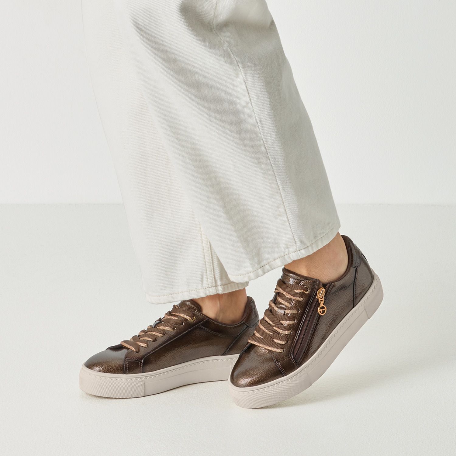 Tamaris Baskets à plateforme  Chaussure de loisir, chaussure basse, chaussure à lacets avec pendentif logo T