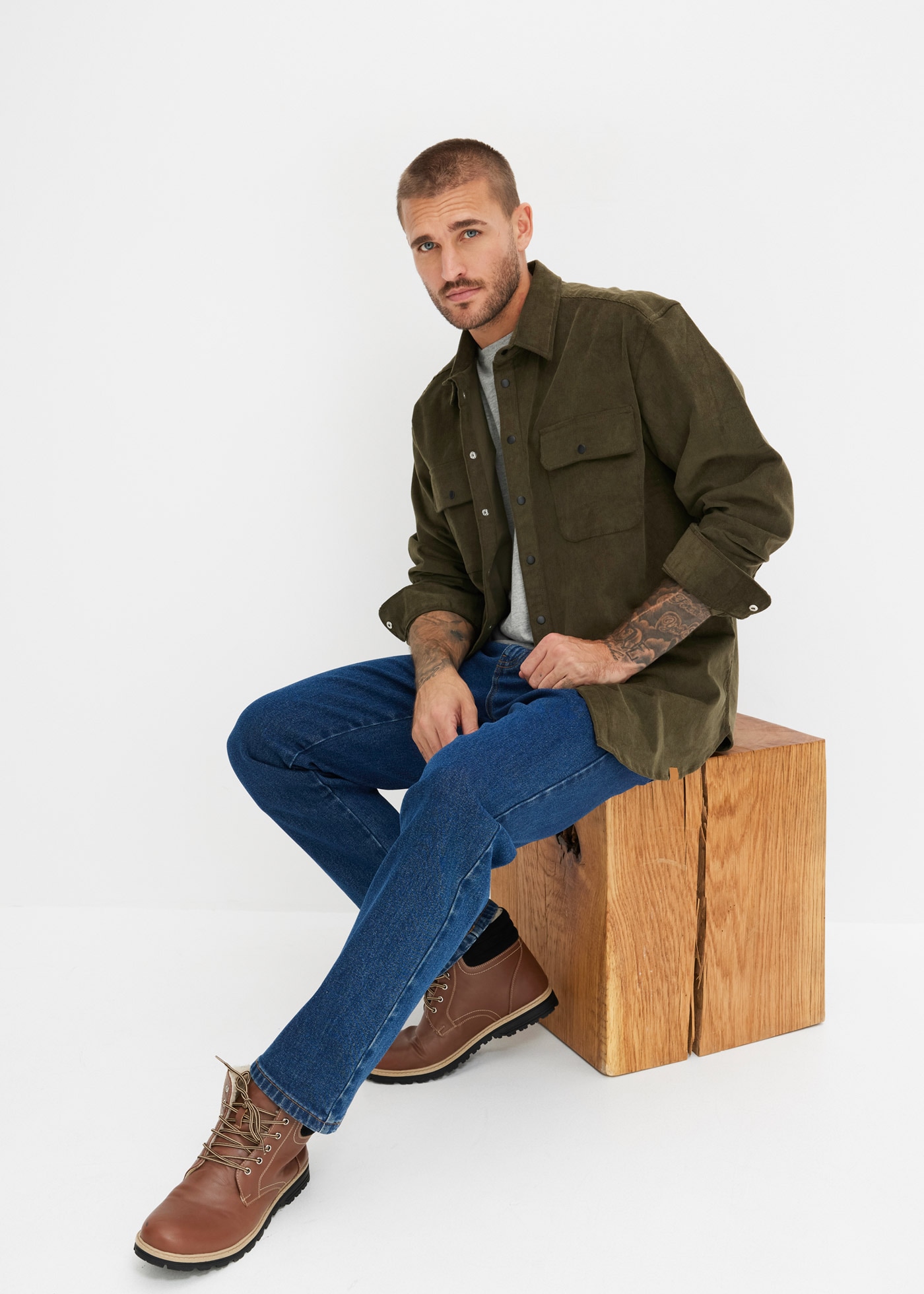 bonprix »Classic Fit Stretch-Jeans, Straight« coupe classique, en coton avec élasthanne