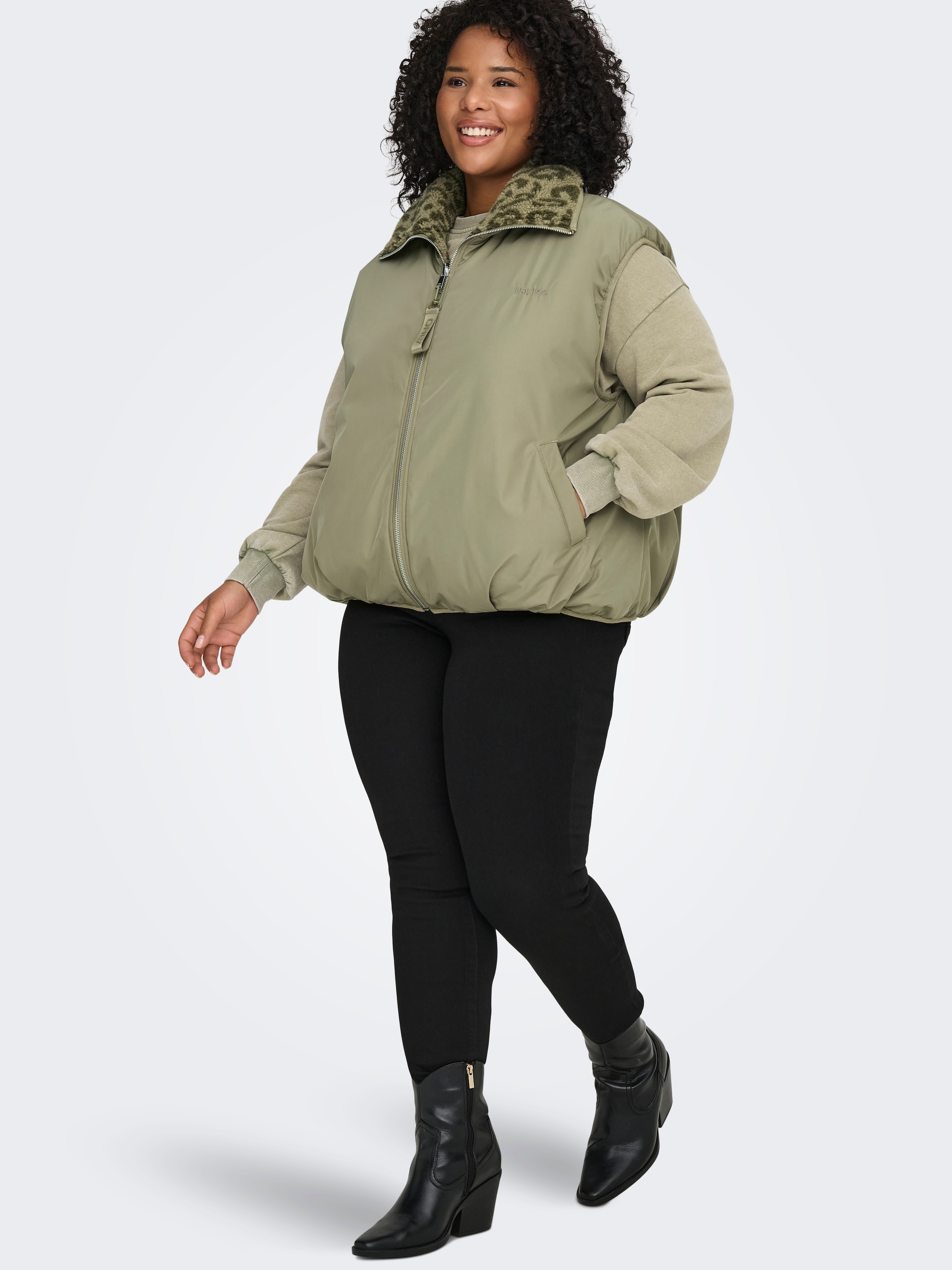 ONLY CARMAKOMA Gilet matelassé »CARSIF LIFE REVERSIBLE WAISTCOAT OTW«