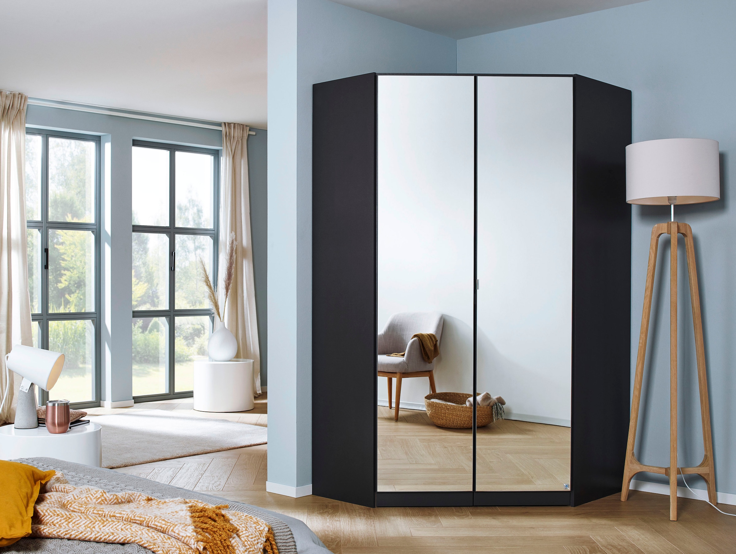 rauch Eckkleiderschrank »Kleiderschrank Schrank Garderobe Garderobenschrank Eckschrank HOMBURG« Schenkelmass: 117x104 cm, Höhe: 197 cm,  voll aufgelegter Spiegel, Vollausstattung viel Platz MADE IN GERMANY
