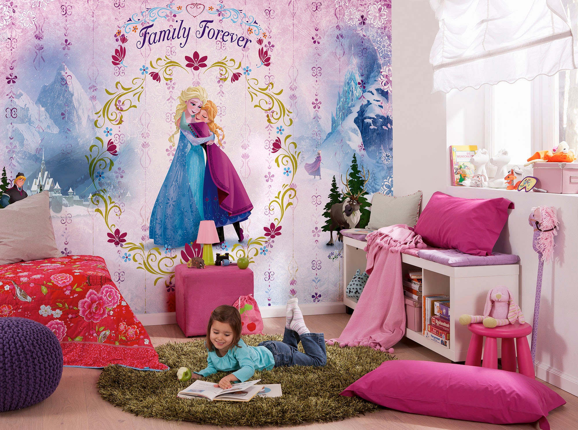 Komar Vliestapete »Digitaldruck Vlies - Frozen Family Forever - Grösse 400 x 260 cm«, bedruckt, Wohnzimmer, Schlafzimmer