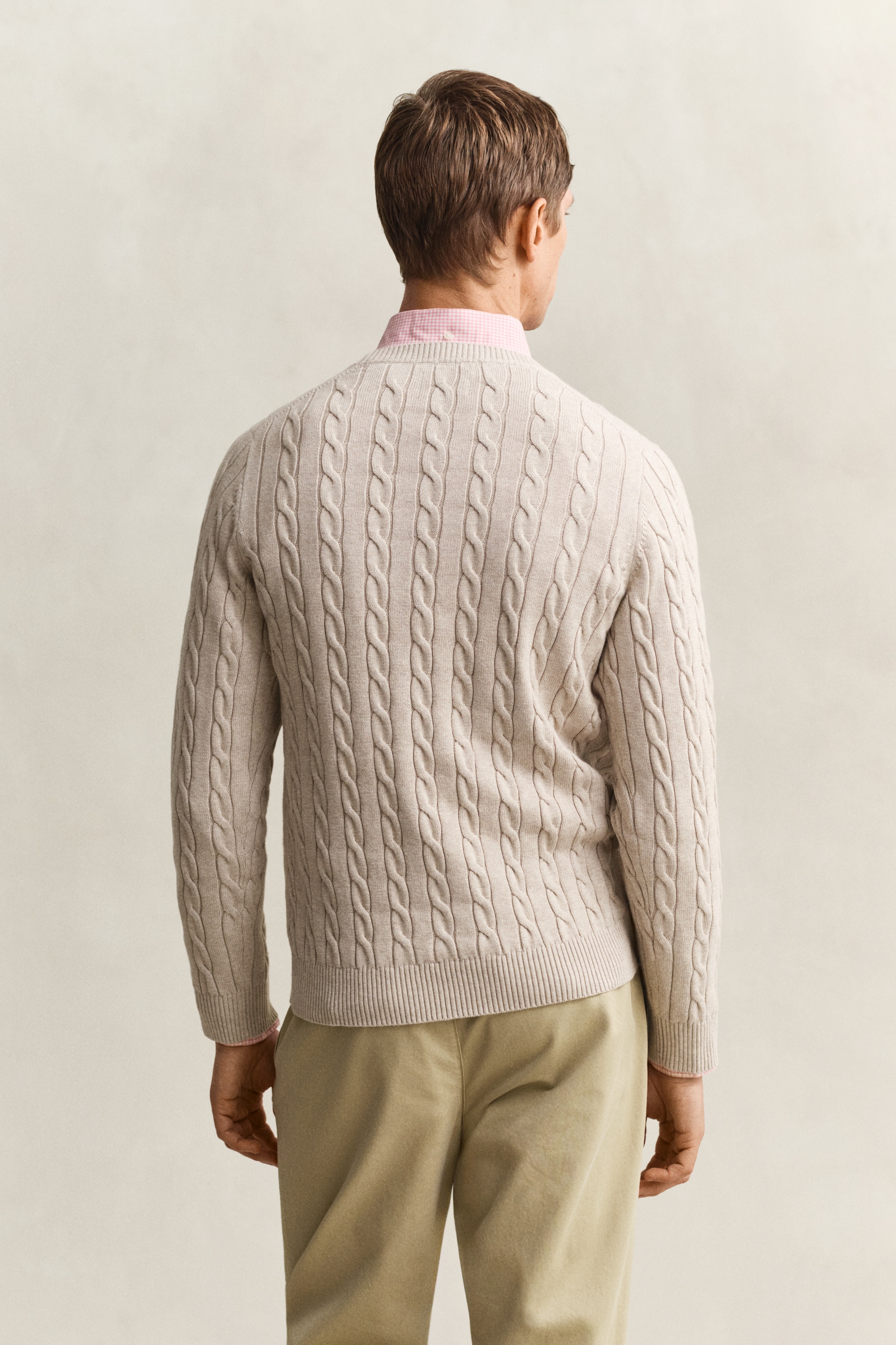 Gant Strickpullover »COTTON CABLE C-NECK« mit Wappen-Logostickerei auf der Brust