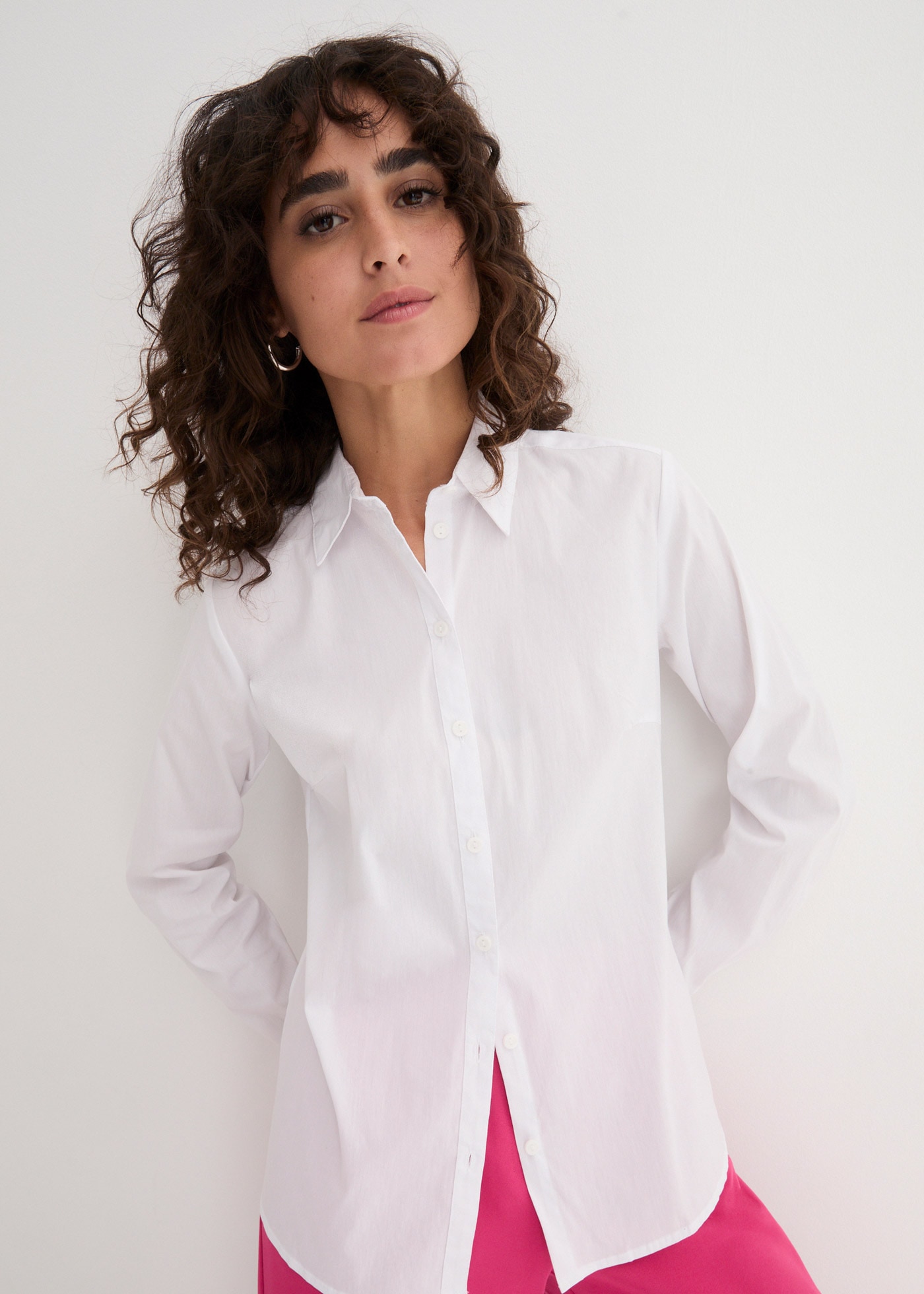 bonprix Blouse à manches longues figurbetonte Passform, für klassischen Look, aus Baumwollmischung