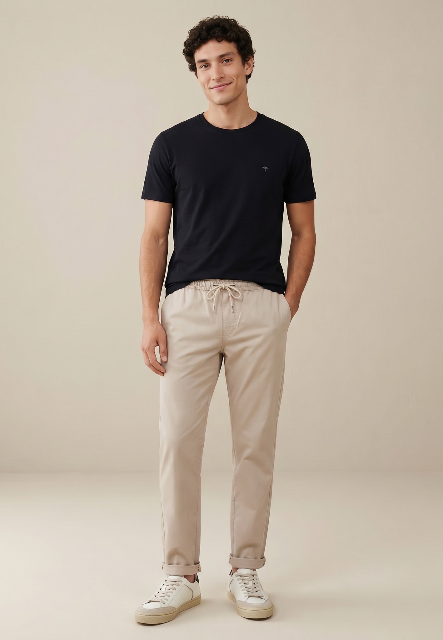 FYNCH-HATTON T-Shirt »FYNCH-HATTON Basic T-Shirt« Sommershirt in unifarben, mit Logostickerei