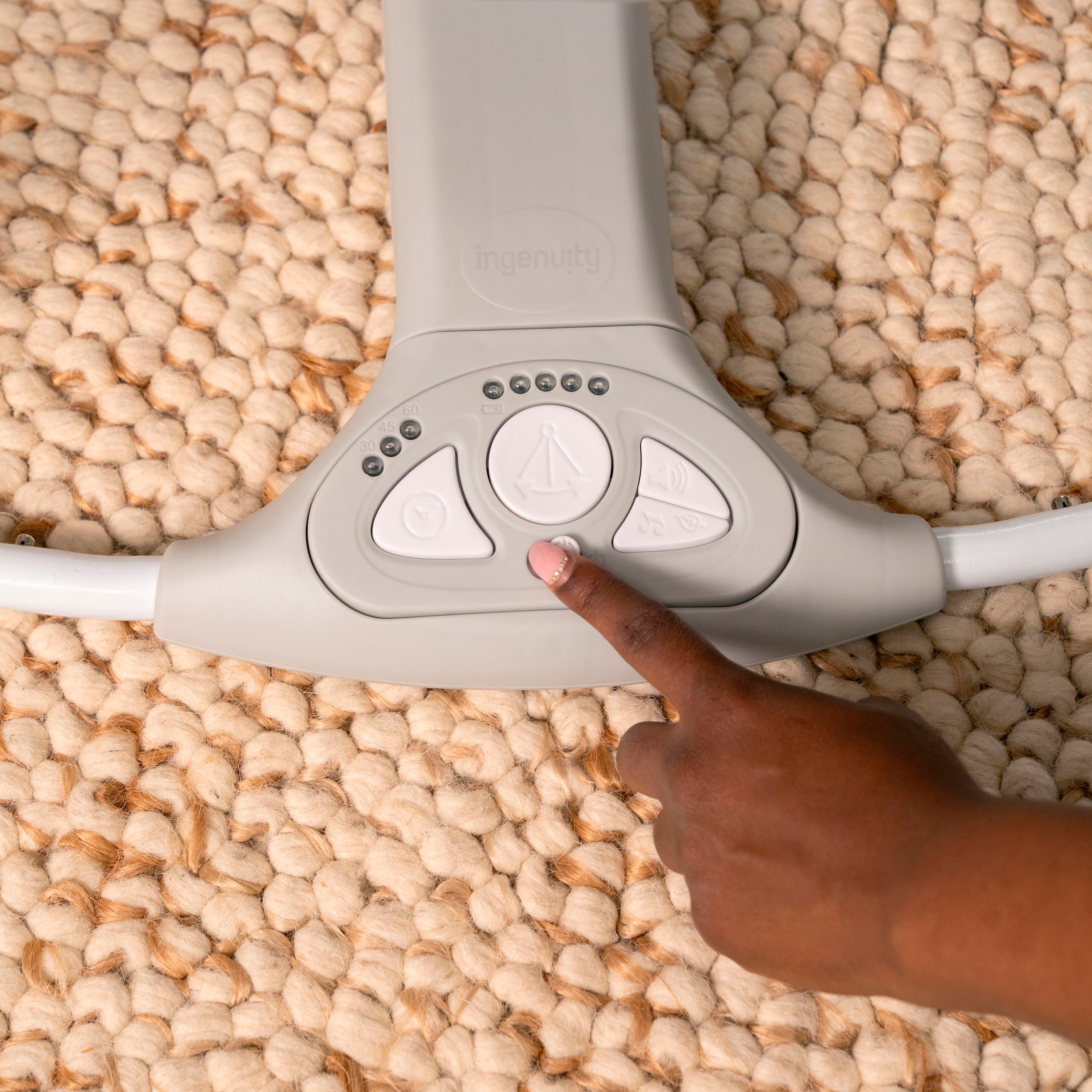 ingenuity Babywippe »Swing 'n Go Portable Swing™ - Chambray« bis 9 kg mit Melodien und Geräuschen