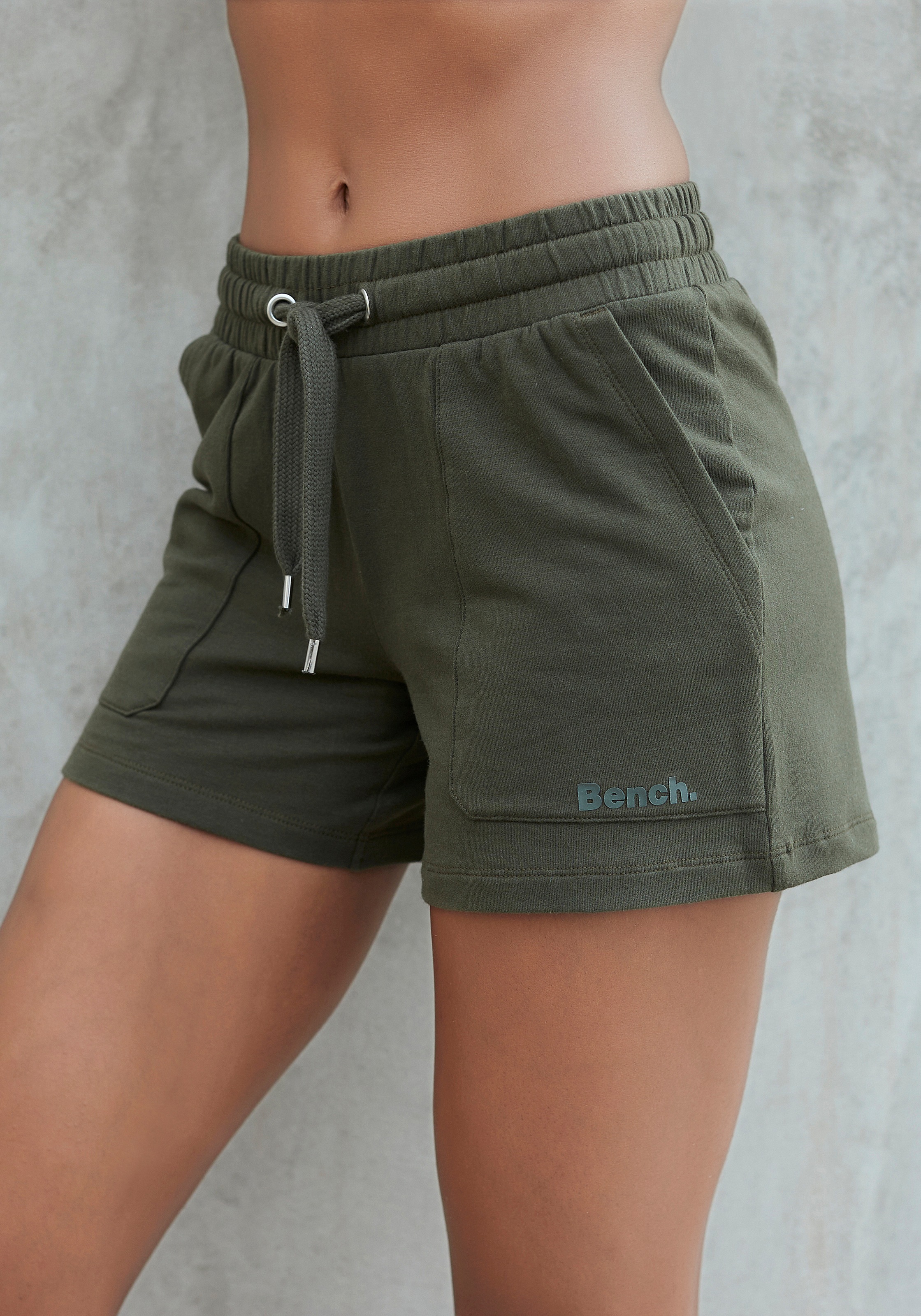 Image of Bench. Sweatshorts, mit aufgesetzten Taschen bei Ackermann Versand Schweiz