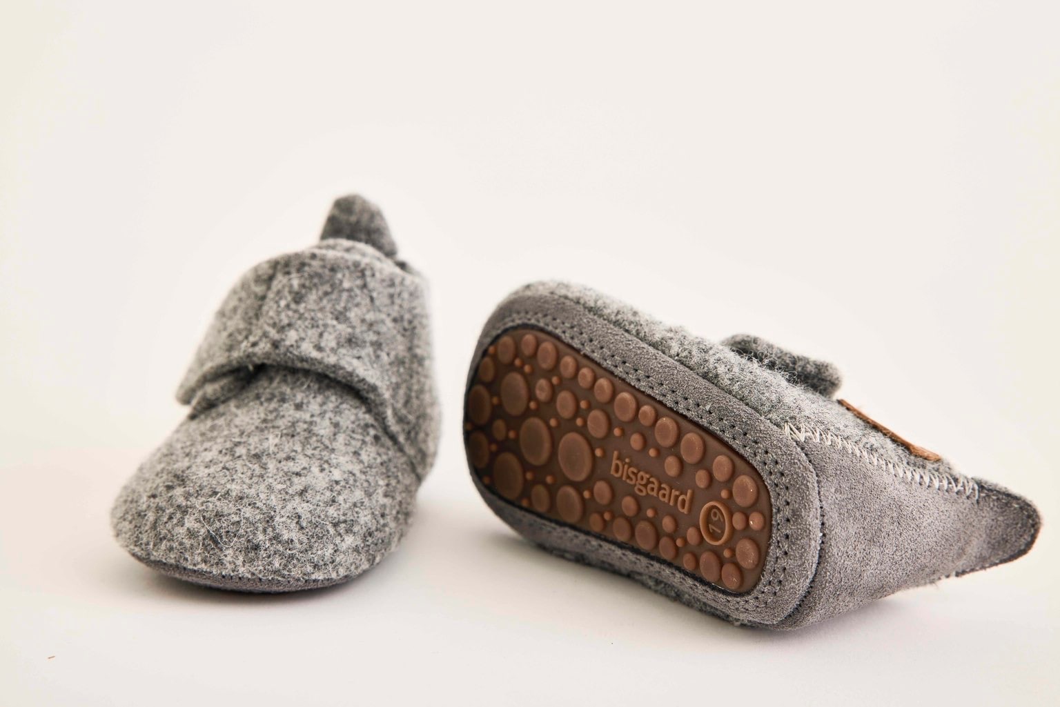 Bisgaard Hausschuh »Bisgaard Baby Wool«, Wagenschuh, Babyschuh, Schlupfschuh mit Klettverschluss