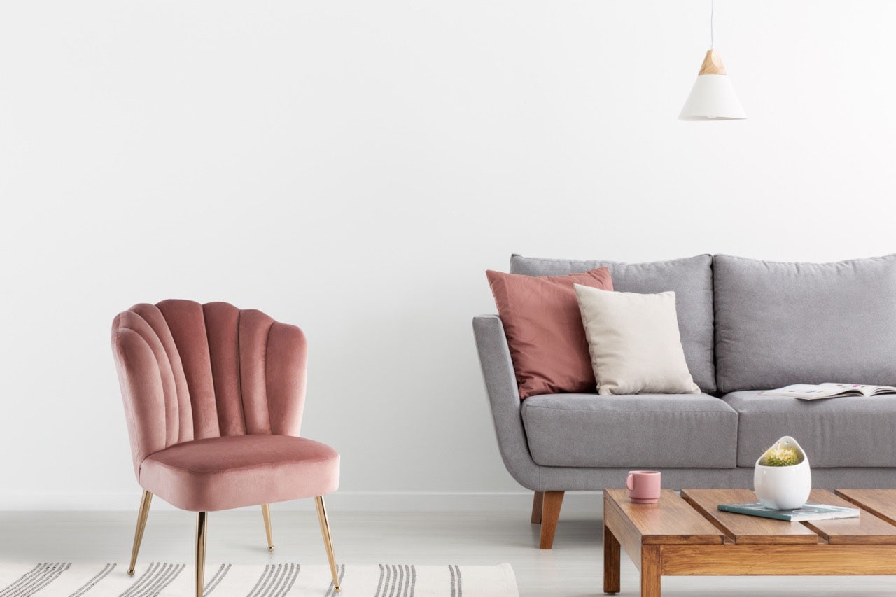 Kayoom Polsterstuhl »Stuhl Lalie 125, Rückenlehne im Retro-Stil, ausgefallene Rückenlehne« () 1 Stk.Rückenlehne in Muschel-Design, Samtbezug, goldene Metallbeine