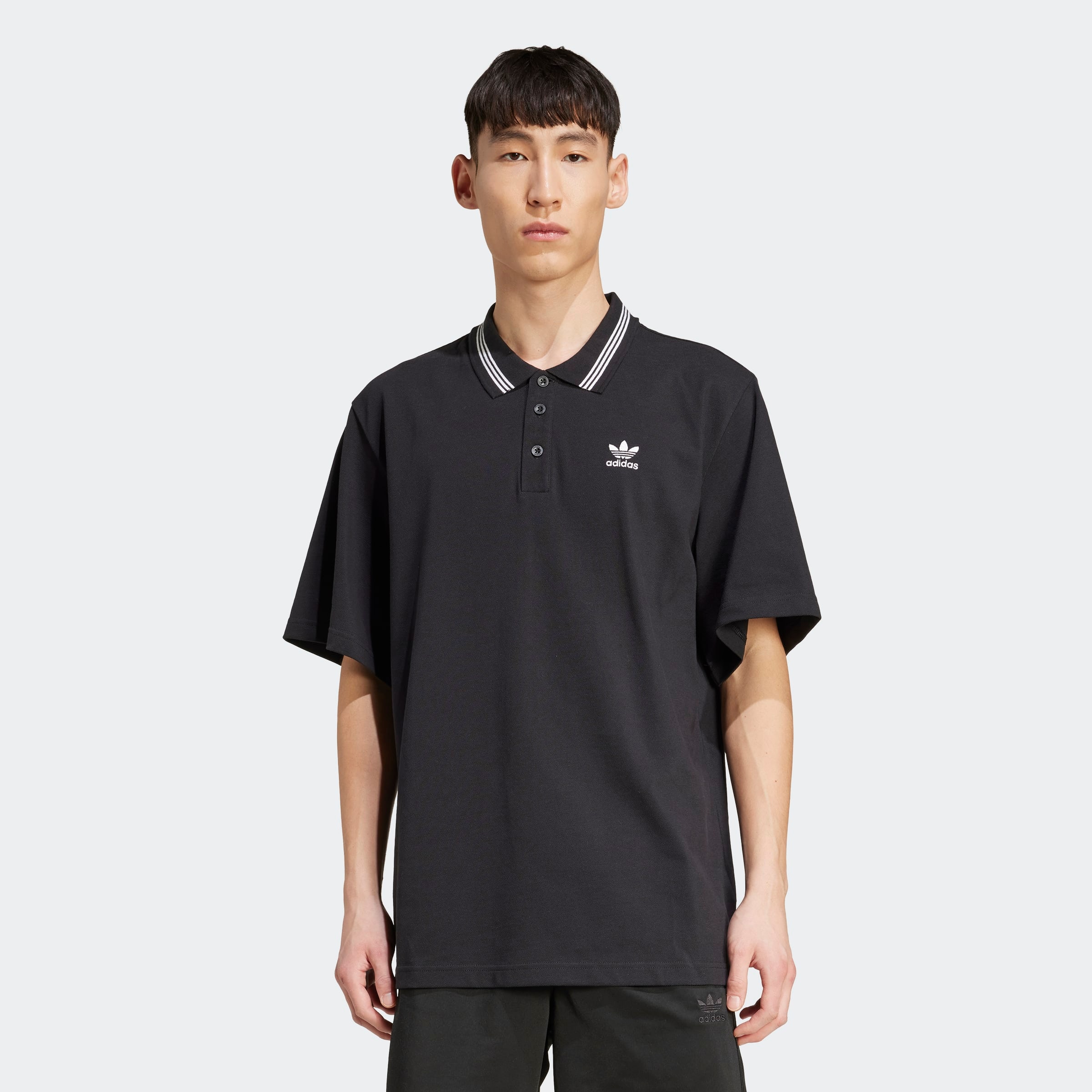 Image of adidas Originals T-Shirt "ADIDAS ADICOLOR, LOCKER GESCHNITTEN" sportlicher Stil, lockere Silhouette, mit Druckknopfverschluss