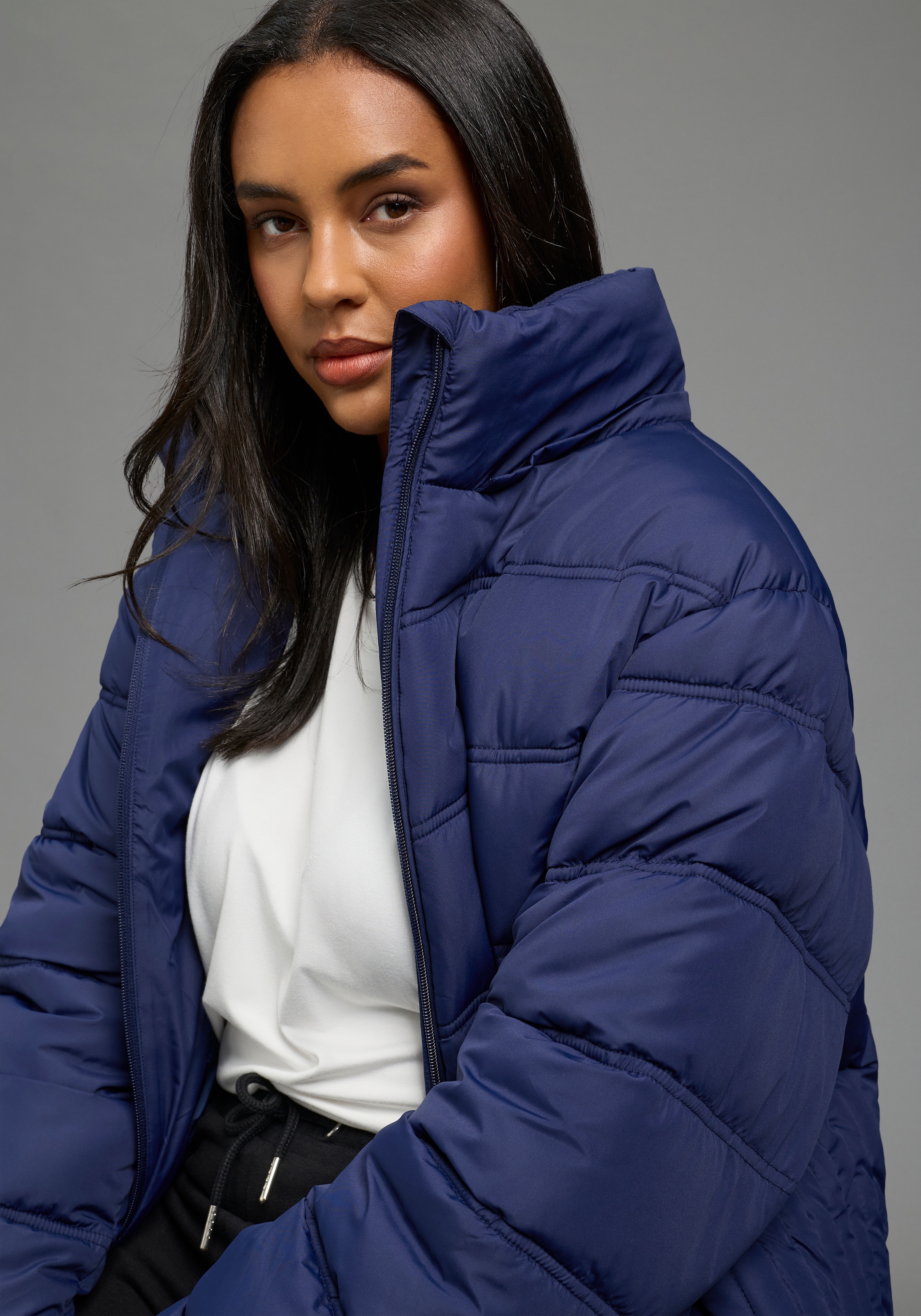 Laura Scott CURVE Manteau matelassé »Grosse Grössen« avec capuche amovible et empiècements latéraux