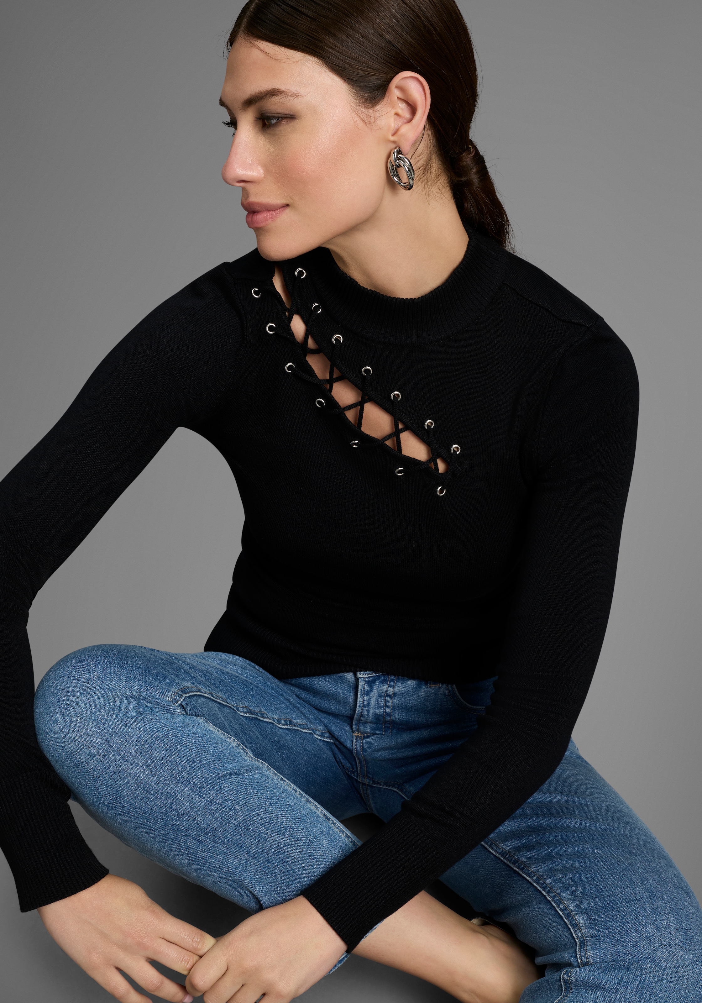 Image of Melrose Stehkragenpullover feminine Passform mit Zier-Schnürung
