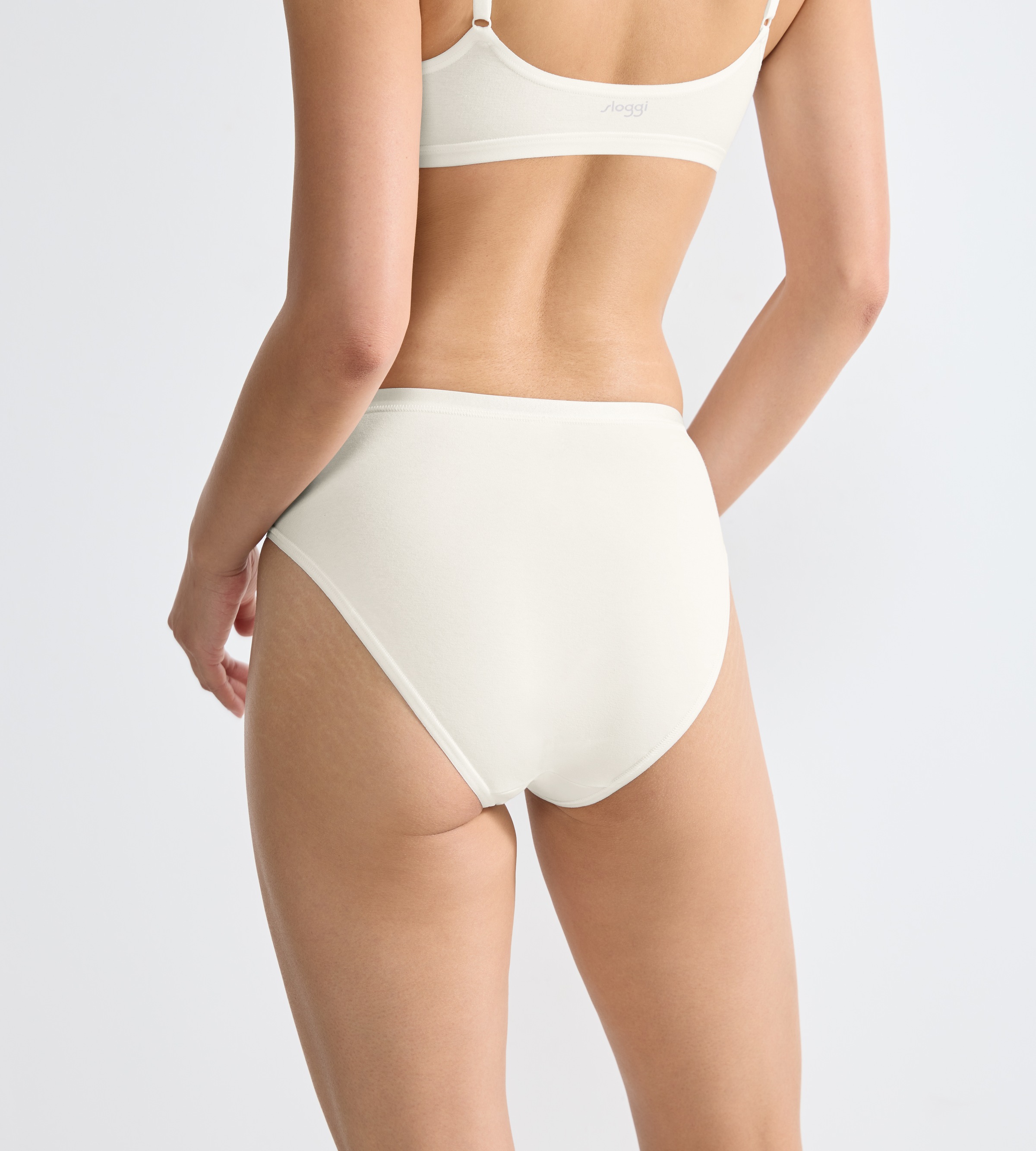 sloggi Tai-Slip »GO Daily Cotton«, (3er Pack), Glanz-Effekt Details, hoher Beinausschnitt, weich, elastisch
