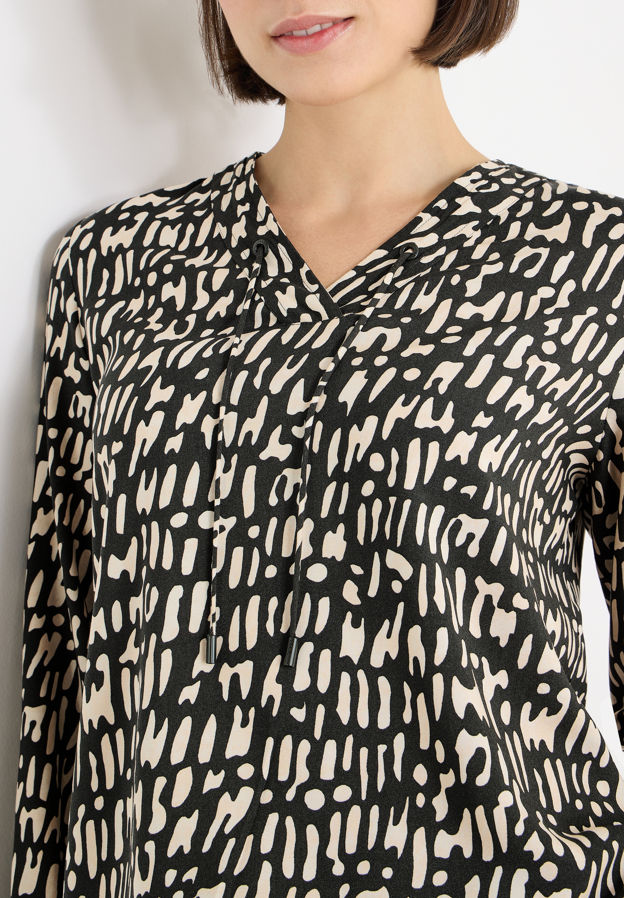 Cecil Langarmbluse mit Tunnelzug und grafischem Muster