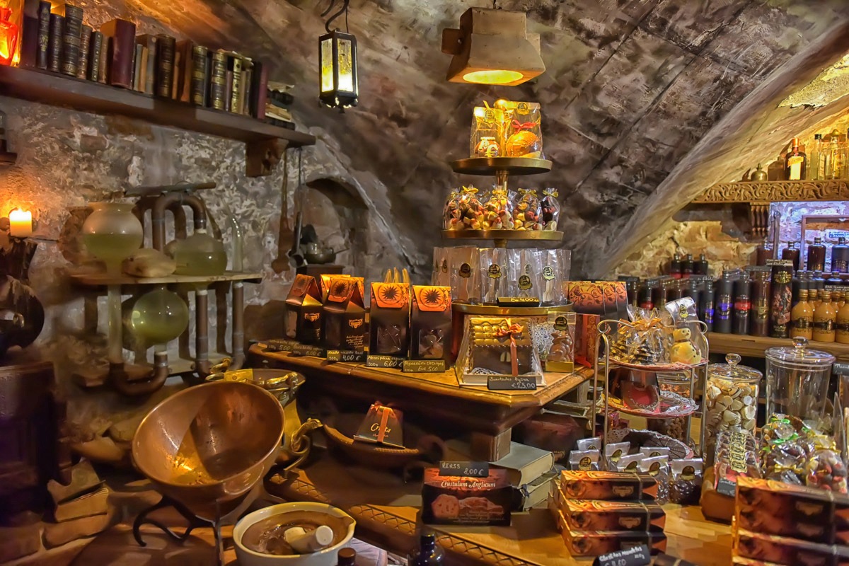 Image of Papermoon Fototapete »Medivial Black Magic Cafe«, Vliestapete, hochwertiger Digitaldruck, inklusive Kleister bei Ackermann Versand Schweiz