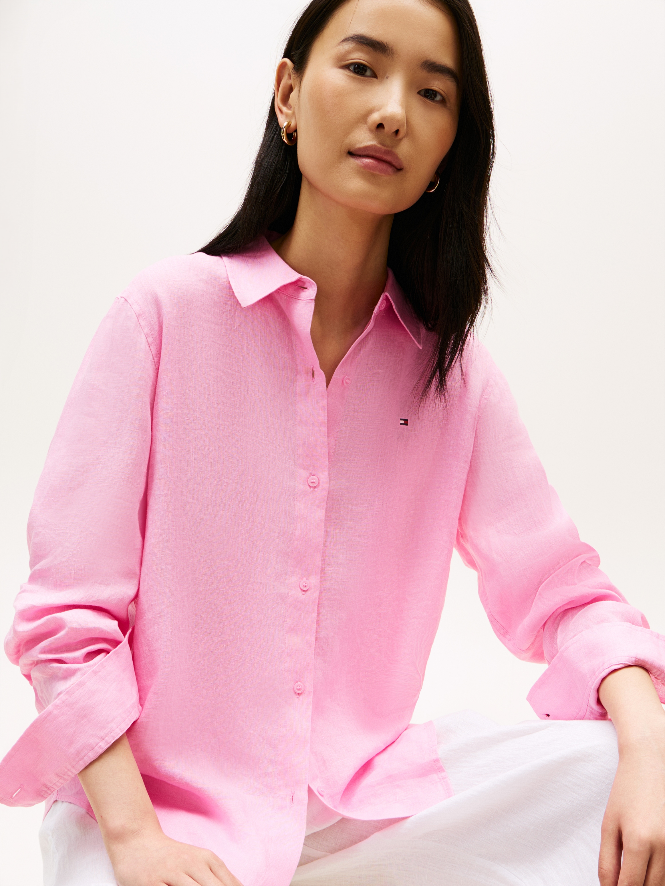 Tommy Hilfiger Blouse chemise »ESS LINEN RELAXED SHIRT« mit Logostickerei ,kühlendes Premium Leinen