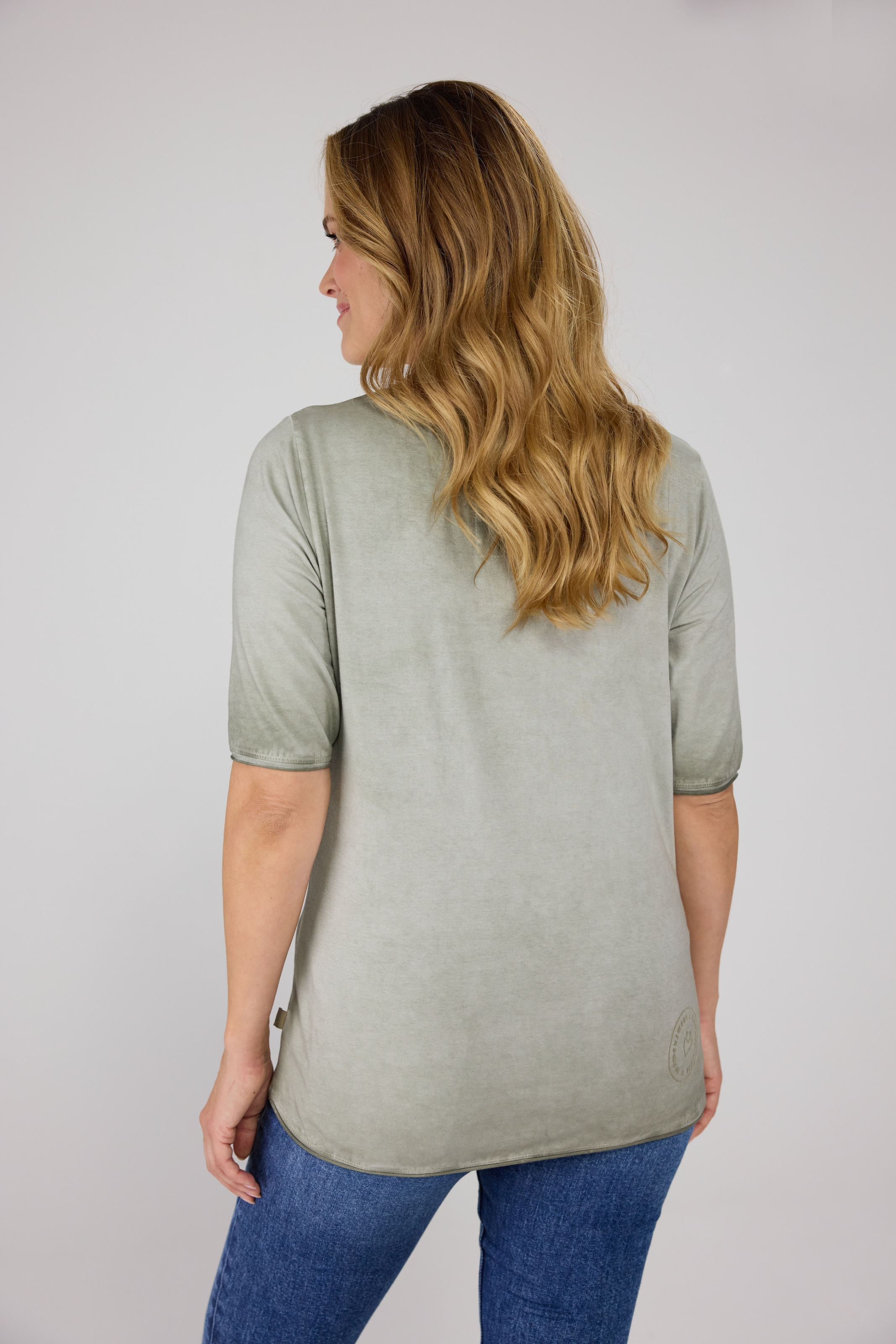 Lieblingsstück Rundhalsshirt »CandiceEP«, mit Statement-Stickerei und im Batik-Look