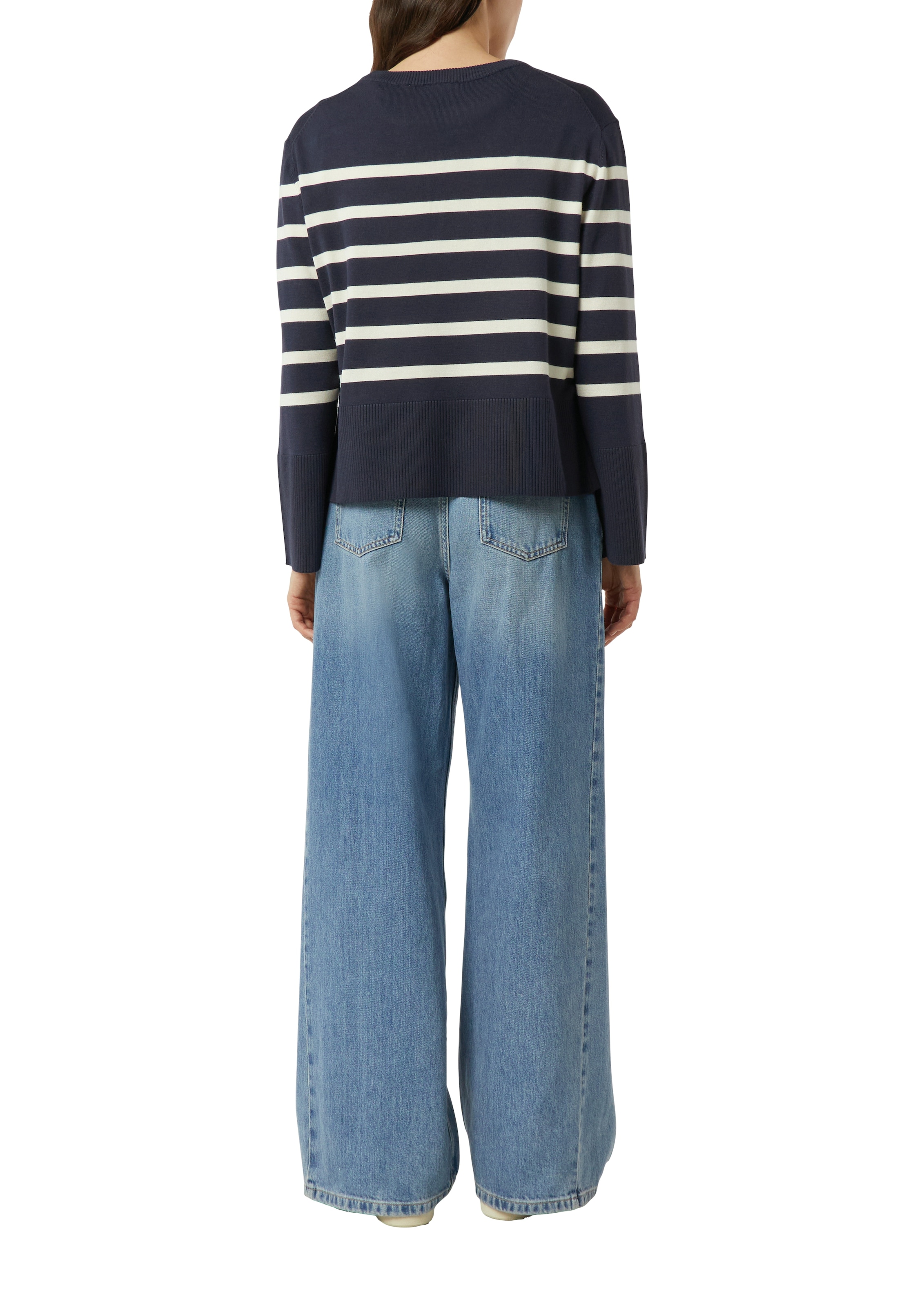 Comma Pull en tricot geringelt, Rundhals