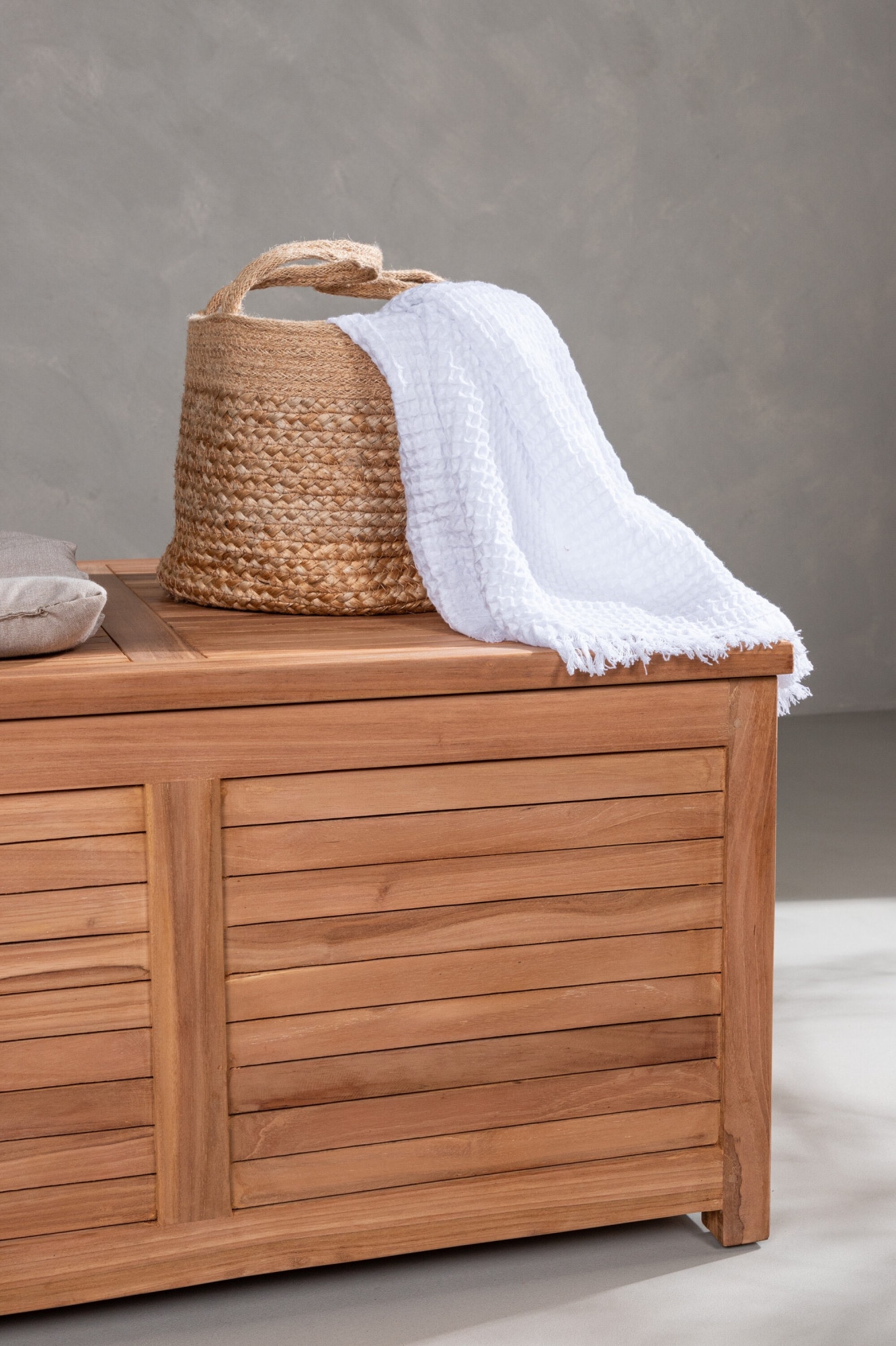 Venture Home Coffre »Trento, Teakholz-Kissenbox, belastbar bis 150 kg« boîte de rangement, bois noble naturel, résistant aux intempéries, assise possible