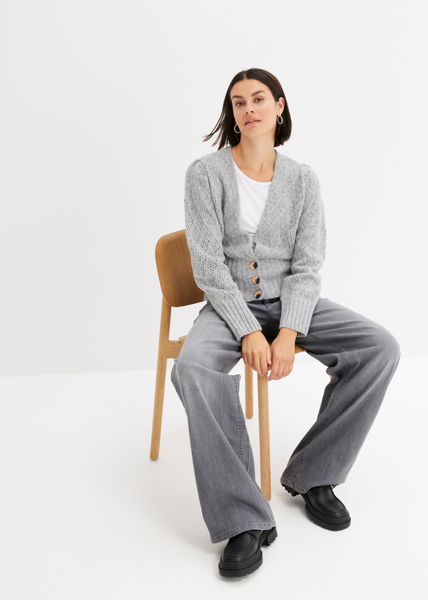 bonprix Strickjacke »Feinstrickjacke« Loose Fit, Feinstrick, mit breitem Bündchen, pflegeleicht