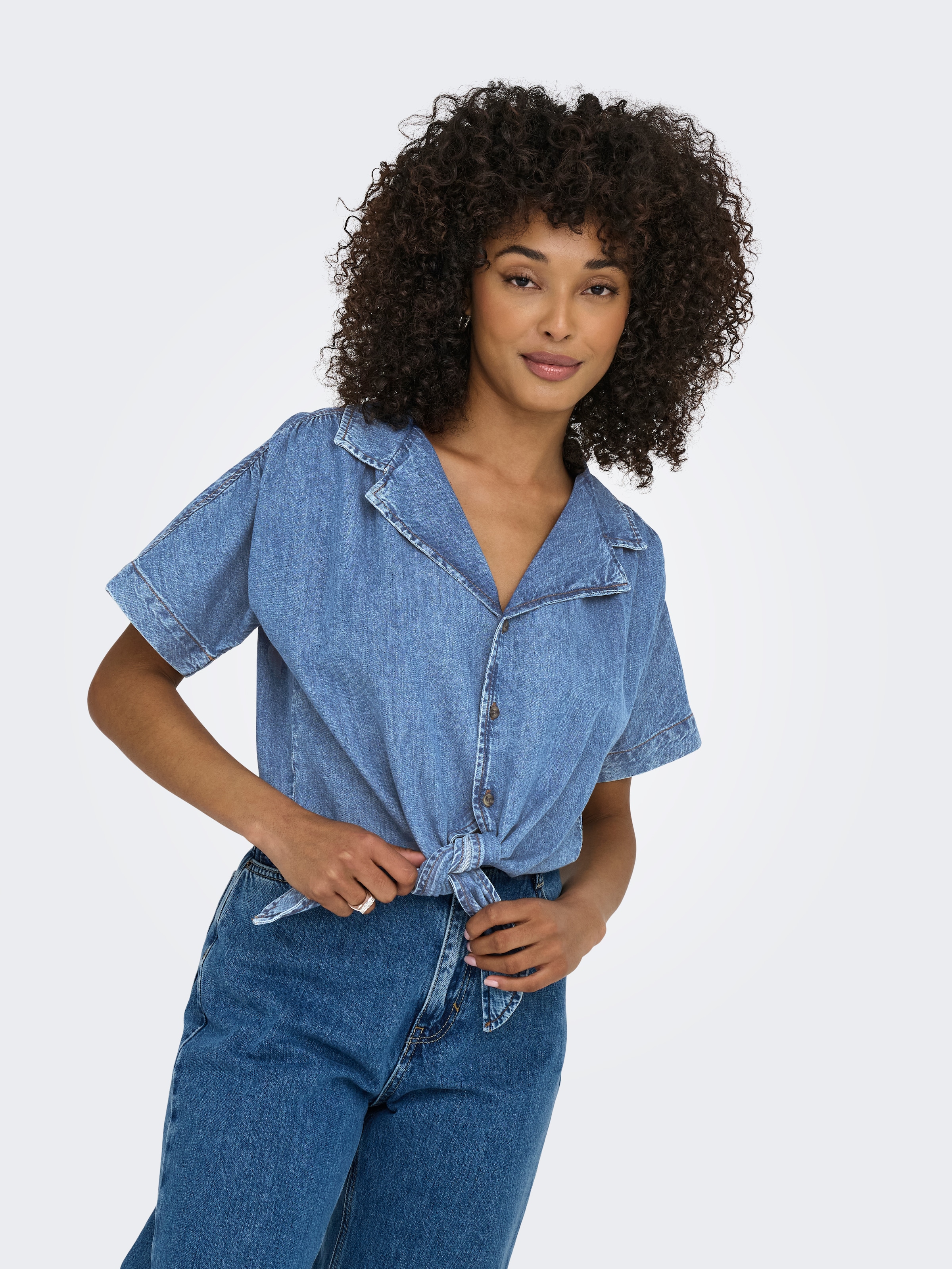 Image of ONLY Jeansbluse "ONLPAULA S/S TIE SHIRT DNM AKM" Baumwollmischung, regular fit