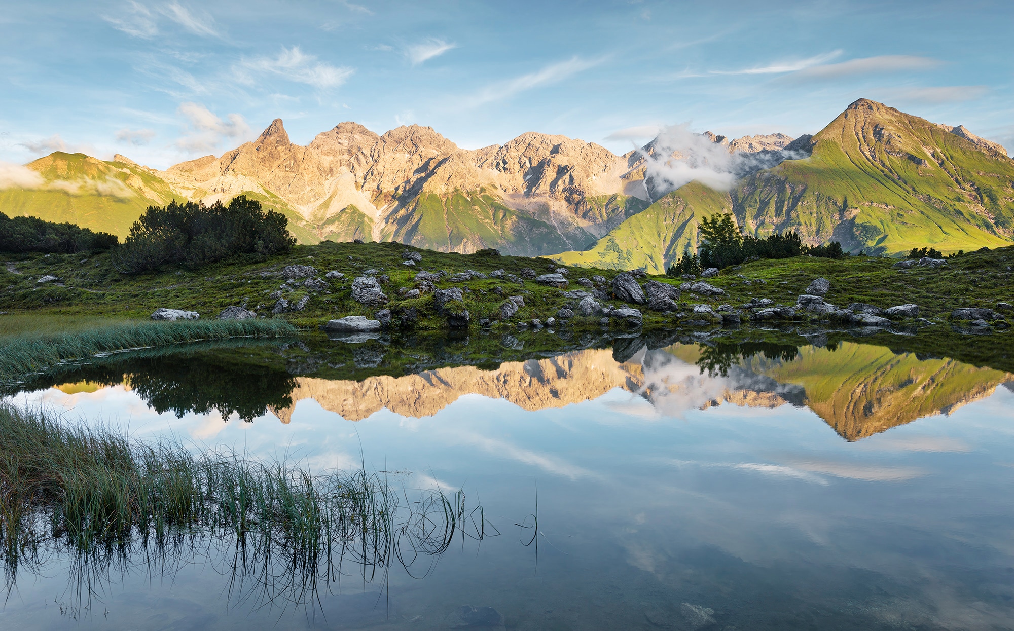 Image of Komar Vliestapete "Digitaldruck Vlies - Allgäu Spiegel - Grösse 450 x 280 cm" bedruckt glatt Wohnzimmer, Schlafzimmer