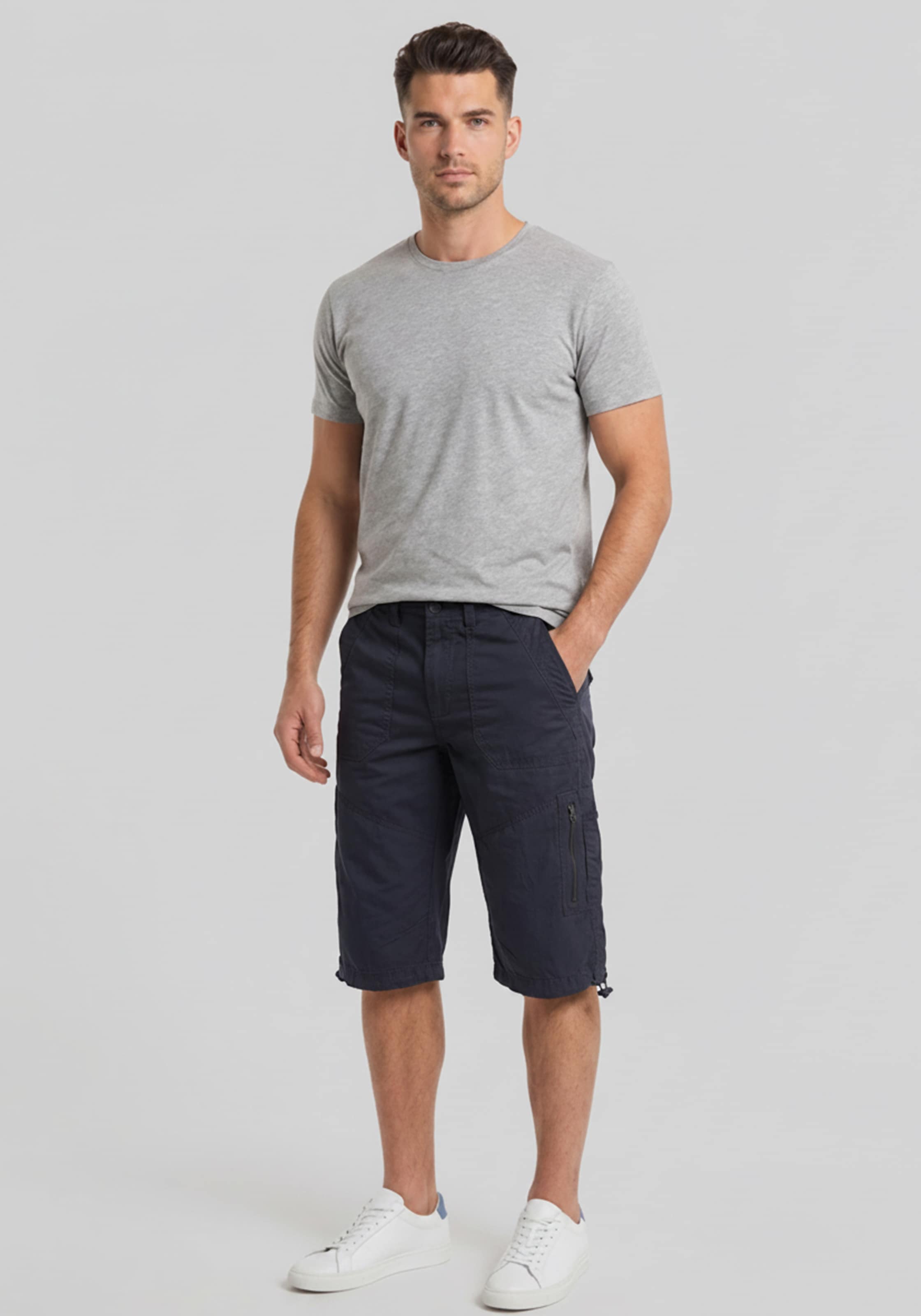 Man's World Cargobermudas »Knielang«  mit vielen Details