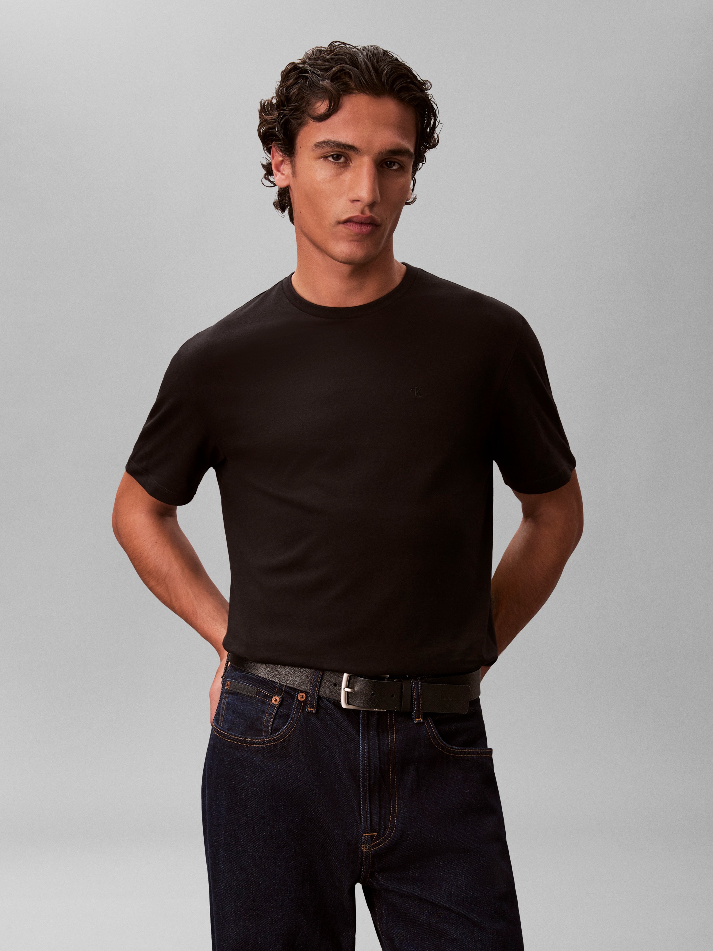 Calvin Klein Jeans T-shirt »SS CLASSIC MONOGRAM TEE 2PK« 2 cuis Mit Rundhalsausschnitt, regular fit