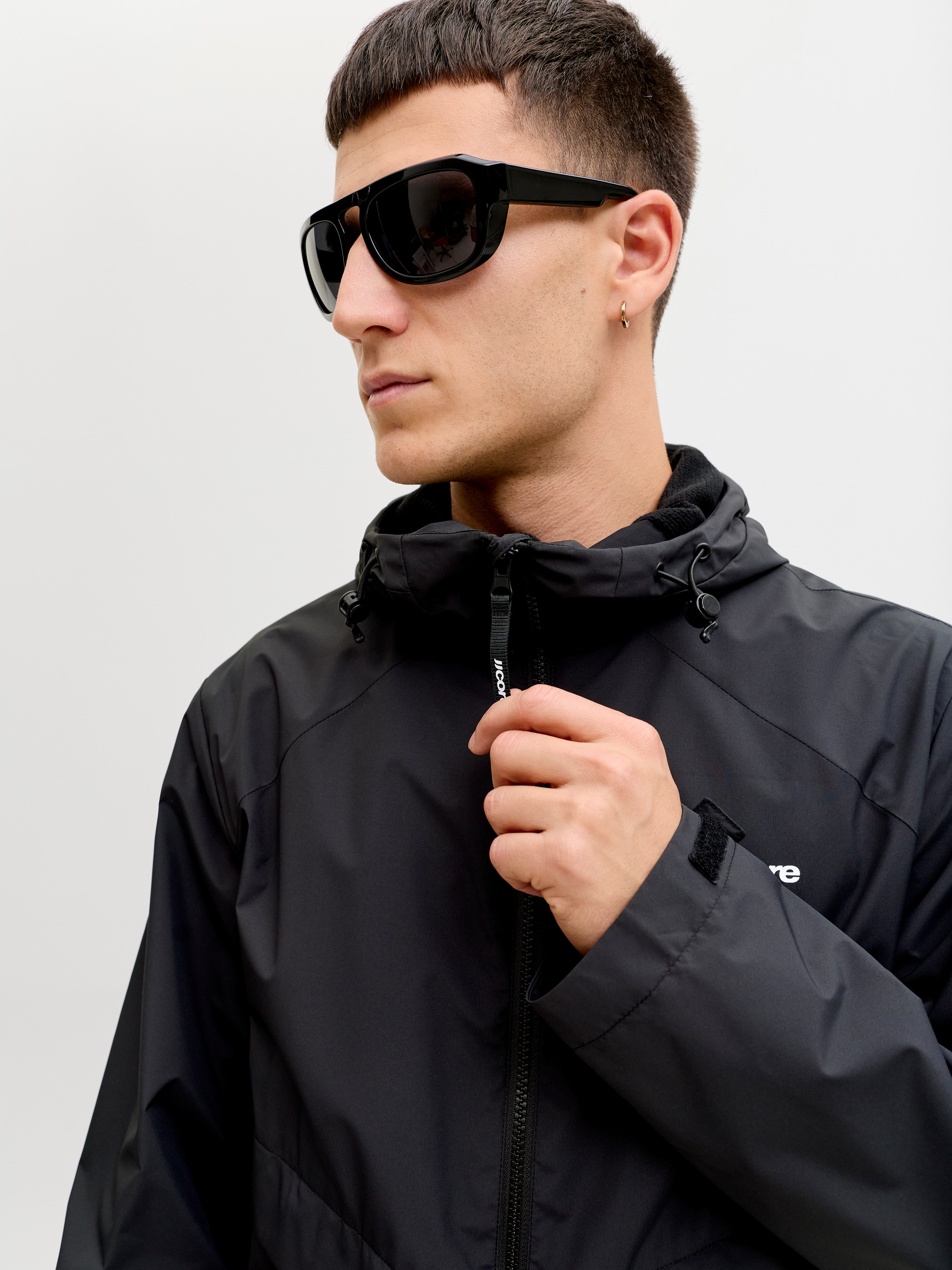 Jack & Jones Outdoorjacke »JCOCLUB LIGHT JACKET SN« mit Kapuze