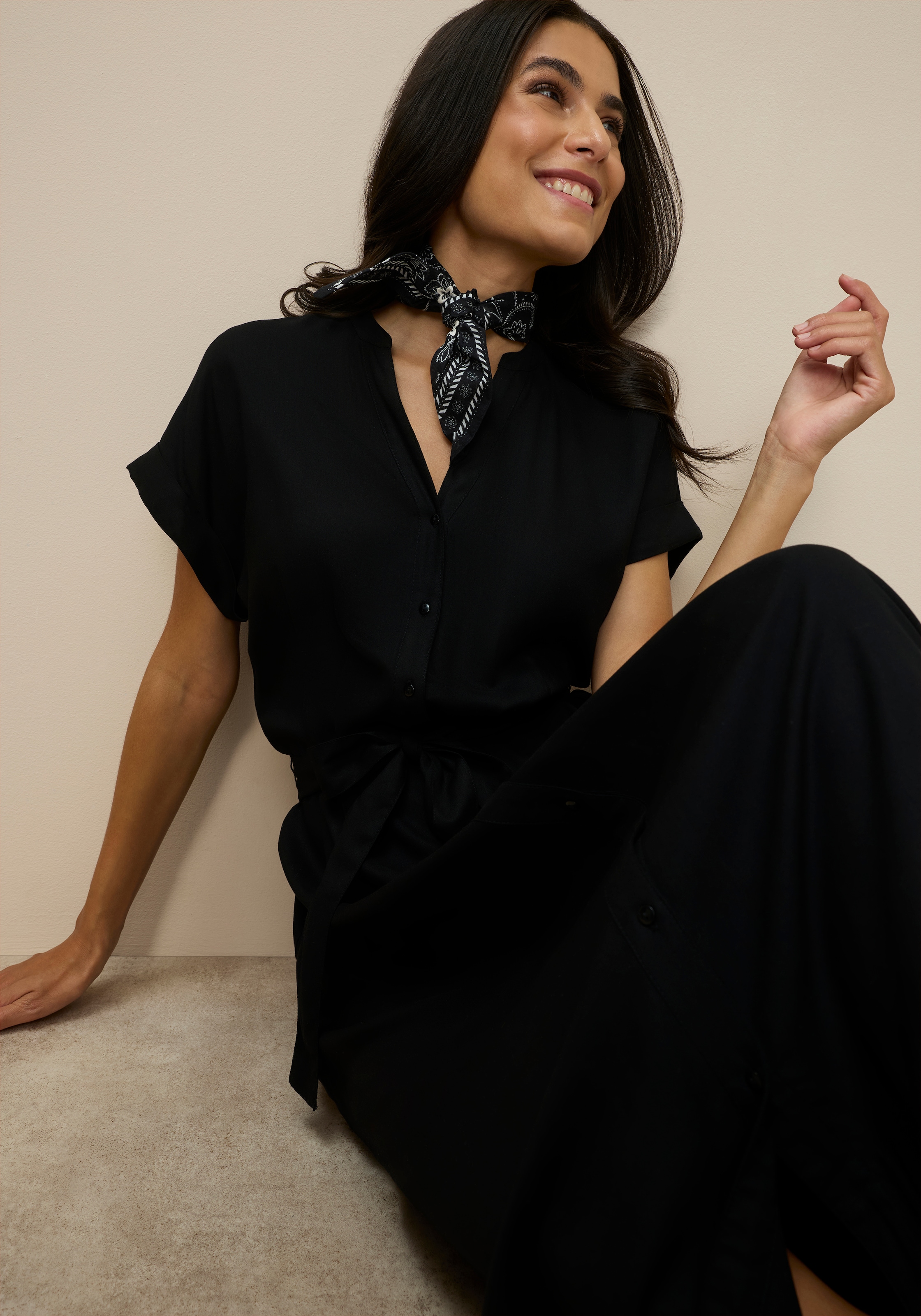 Tamaris Hemdblusenkleid aus gewebter Viskose, mit Knopfleiste