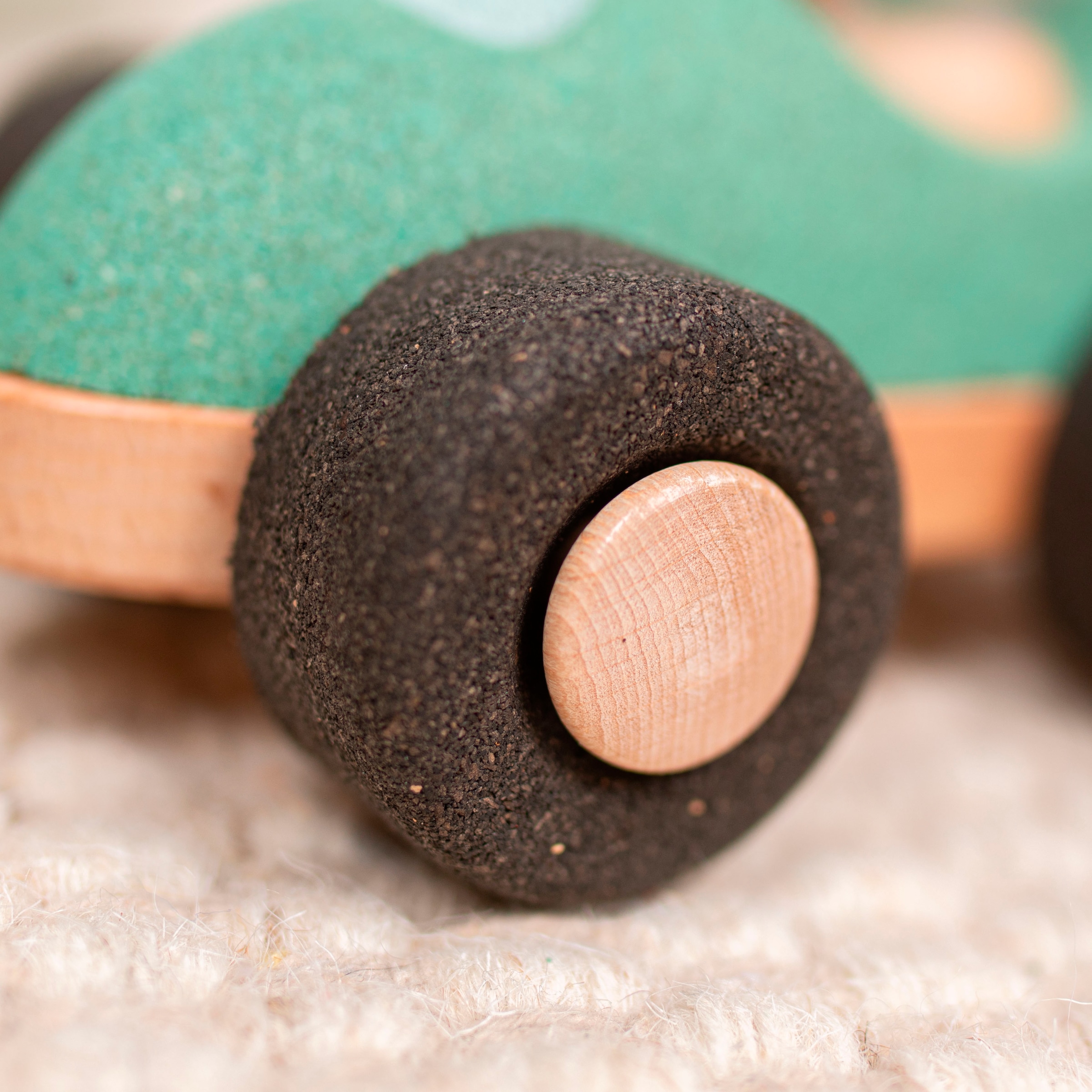 KORKO Voiture-jouet »E-Cork Racer« Made in Europe