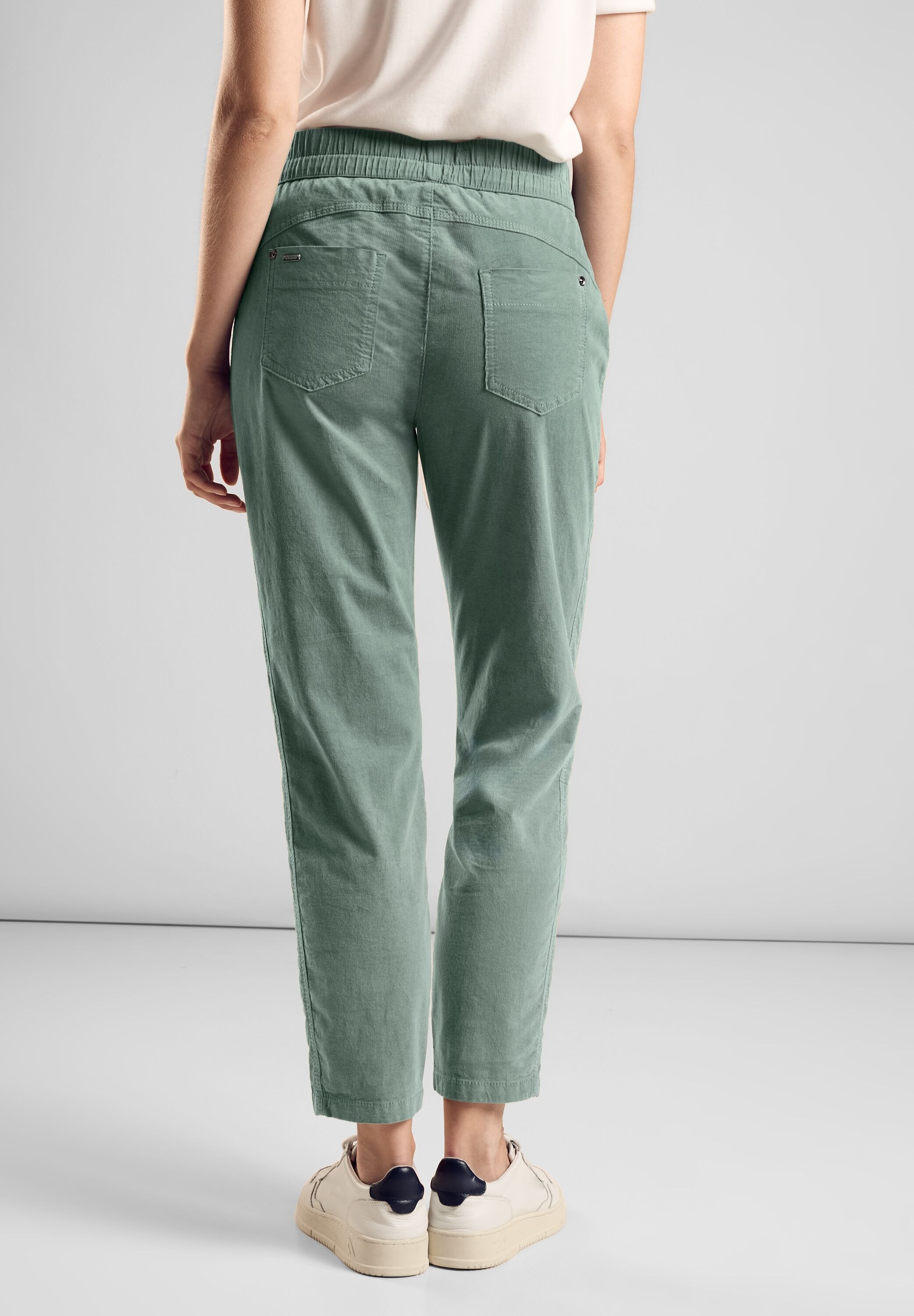 STREET ONE Cordhose »Style Bonny«, im Four-Pocket Style