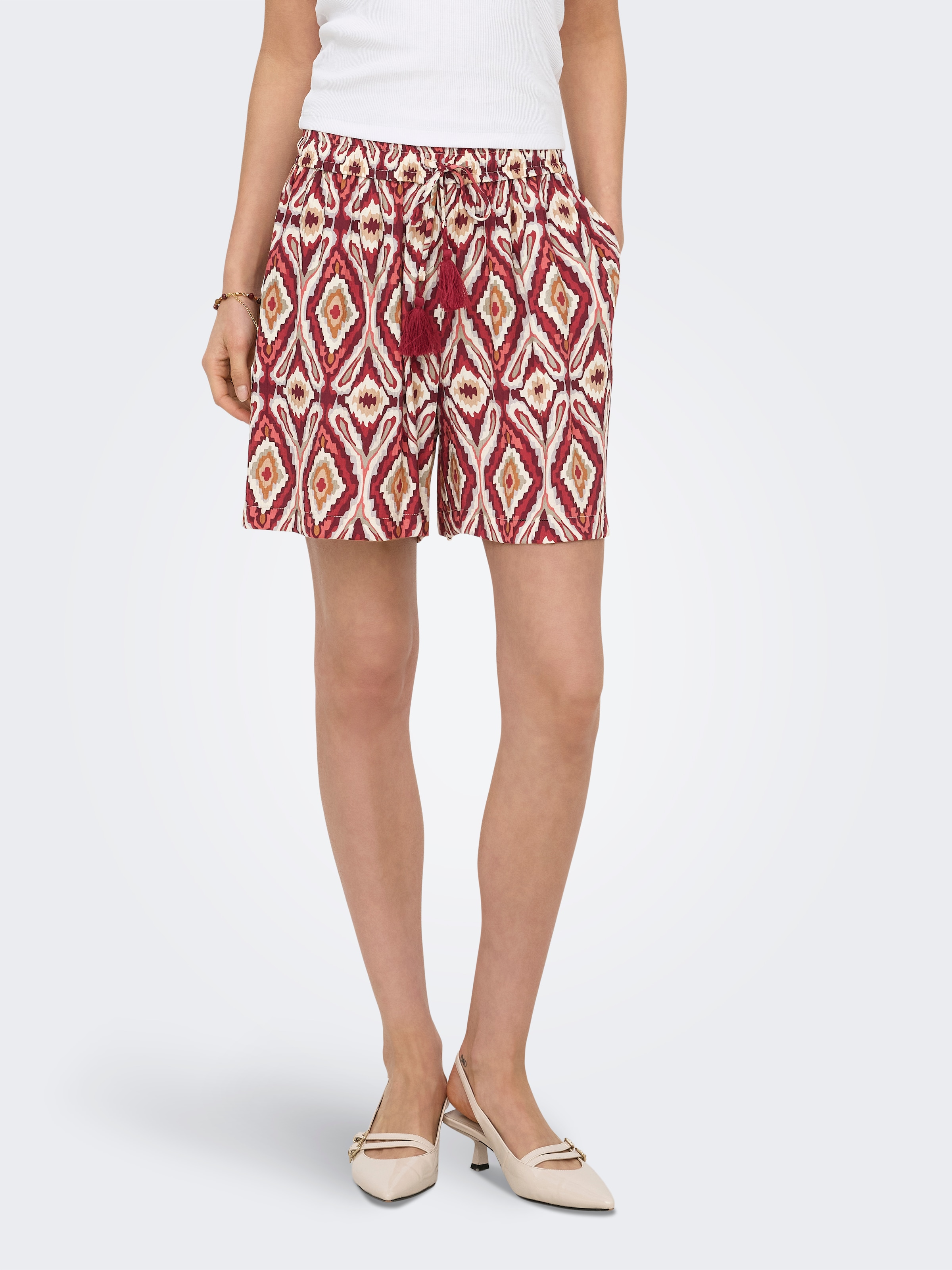 Image of ONLY Shorts "ONLMIKASI STRING DETAIL SHORTS WVN" Viskosemischung, Bindeverschluss