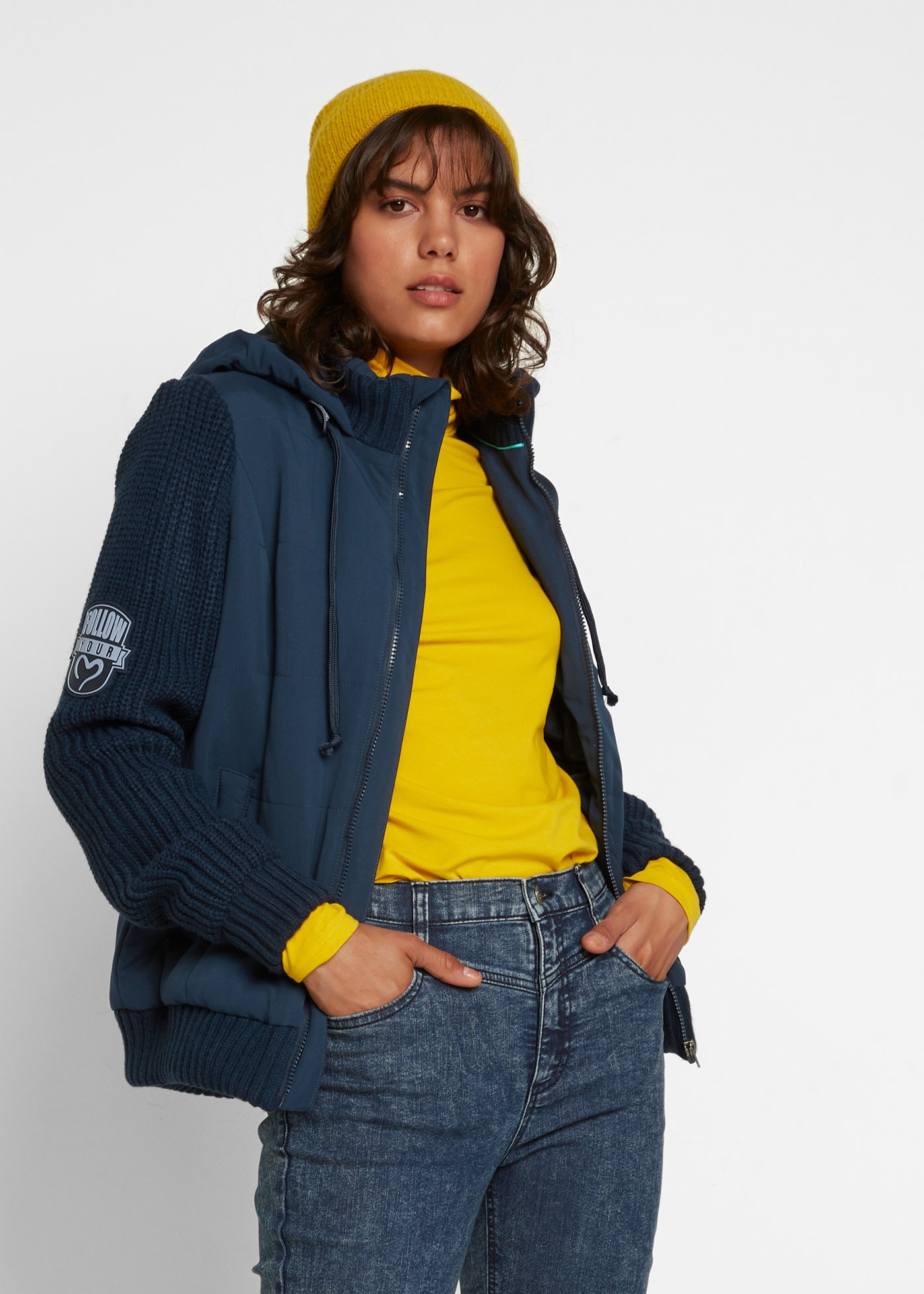 Image of bonprix Kurzjacke mit Kapuze figurumspielende Passform, mit Strickärmeln und Kapuze
