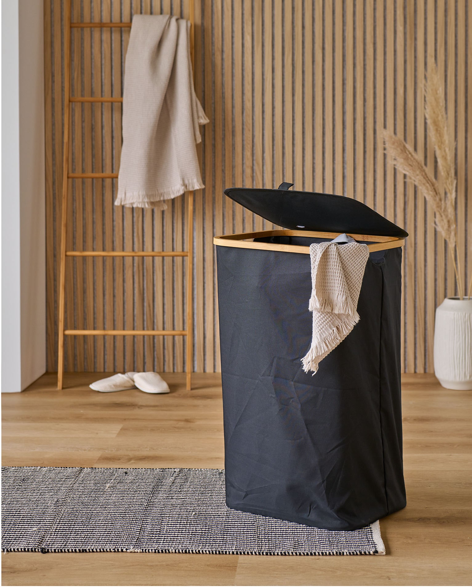 Zeller Present Wäschekorb Bambusbogen und Klettverschluss