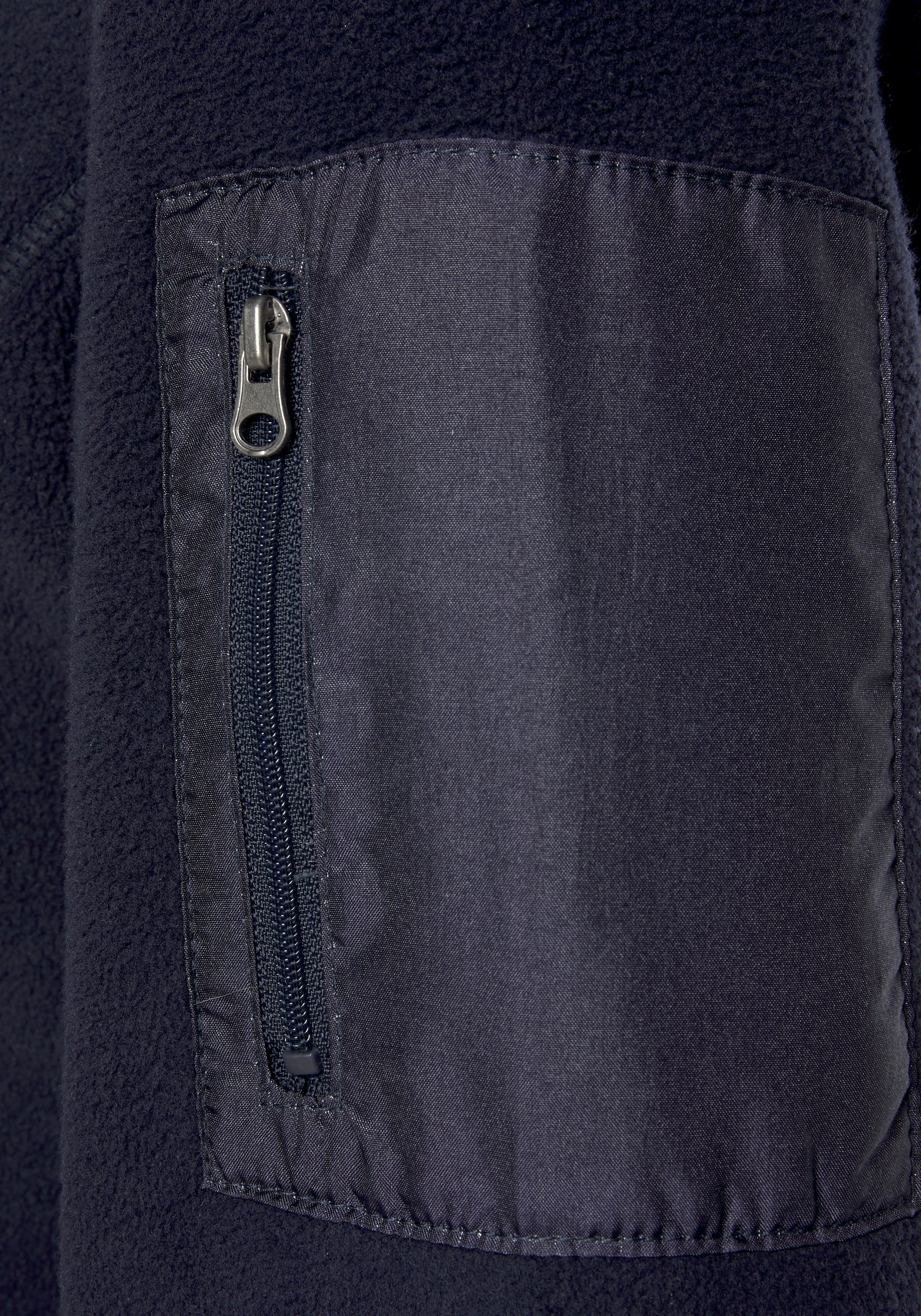 LASCANA Fleecejacke, mit seitlichen Taschen, Trekkingjacke