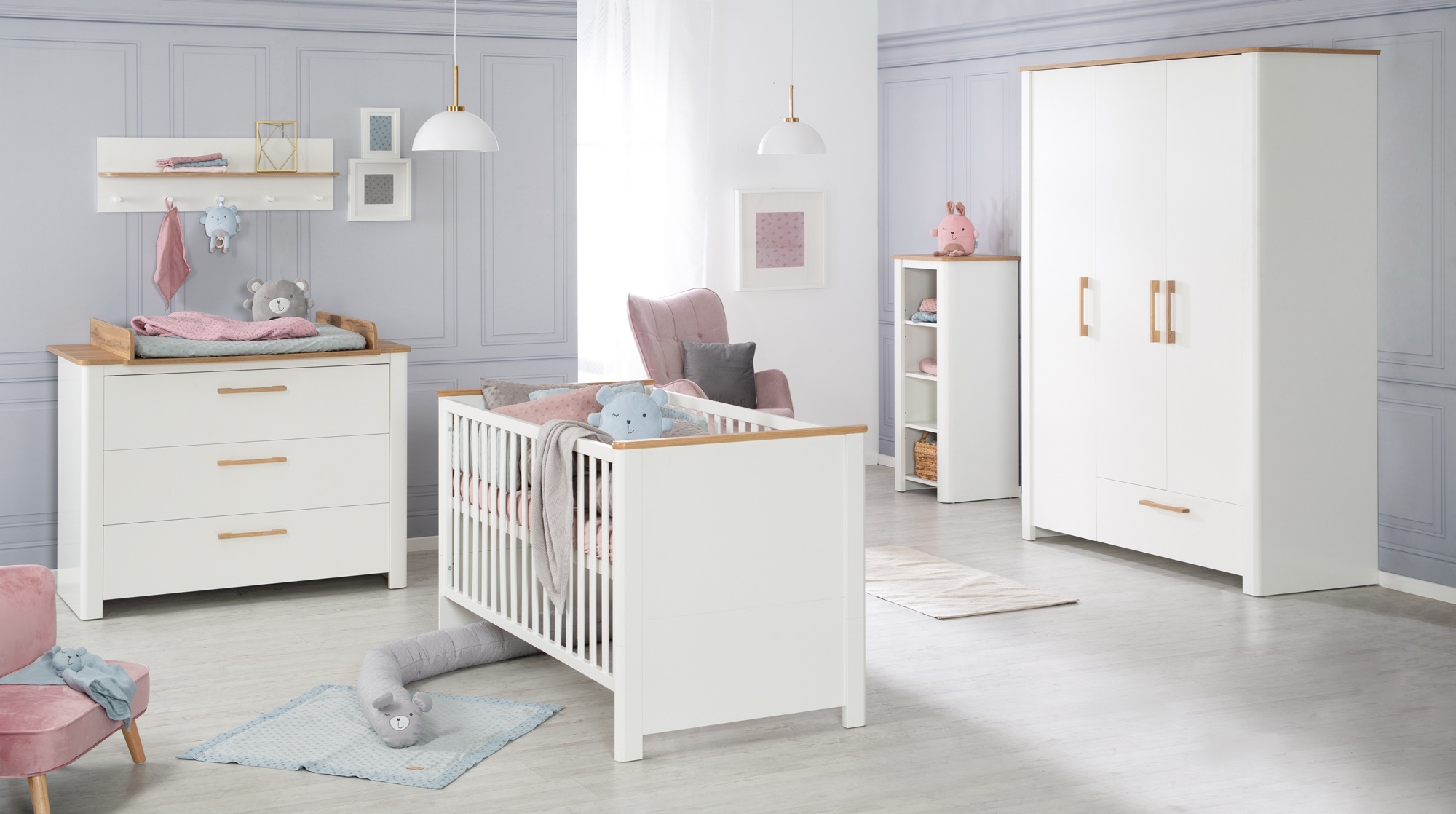 Image of roba® Babyzimmer-Komplettset »Ava«, (Set, 3 St., Kinderbett, Wickelkommode, Kleiderschrank), mit Kinderbett, Wickelkommode und Kleiderschrank; Made in Europe bei Ackermann Versand Schweiz