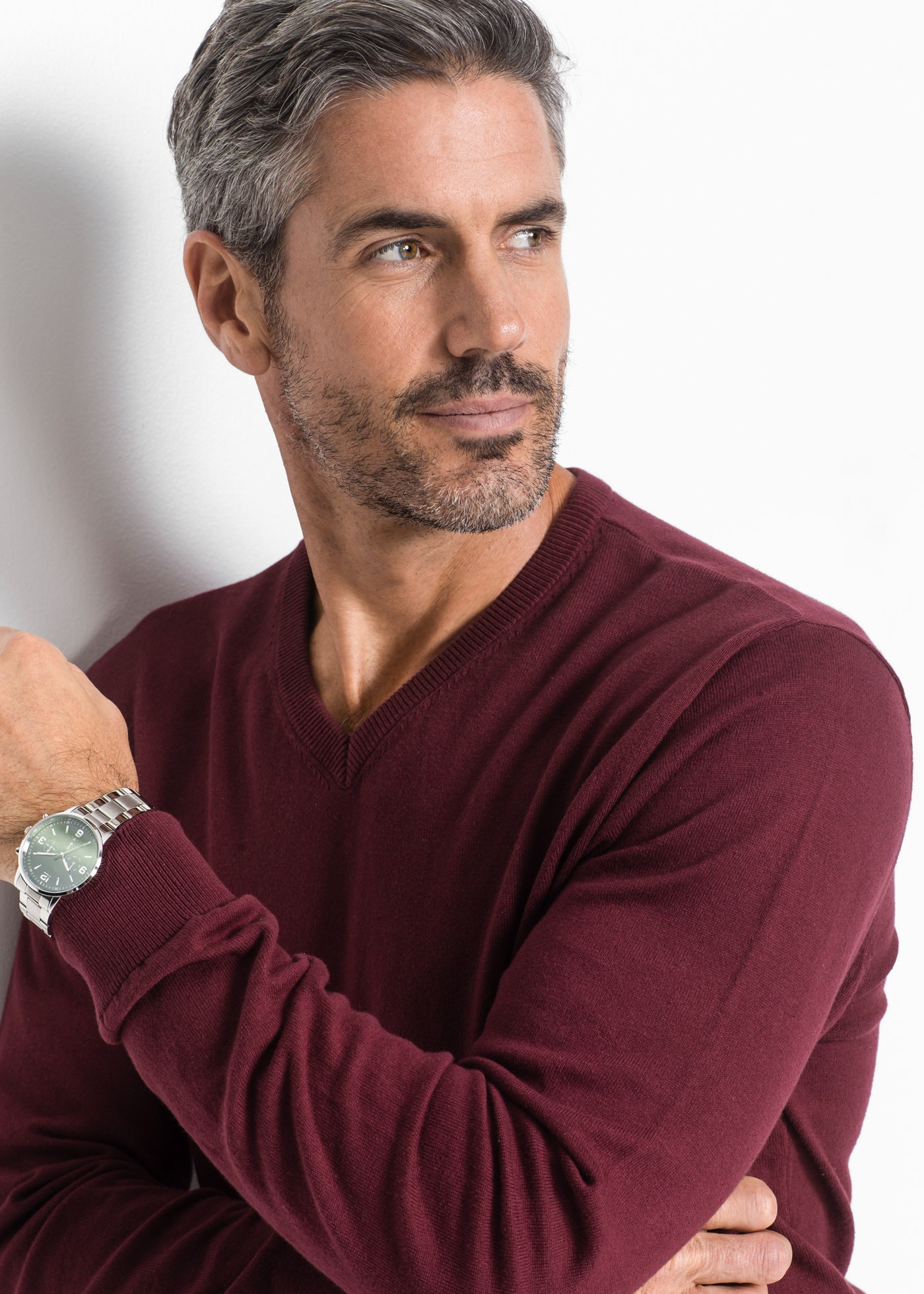 bonprix Pull en tricot »Feinstrickpullover in Regular Fit« aus Feinstrickmaterial, mit V-Ausschnitt, Regular Fit