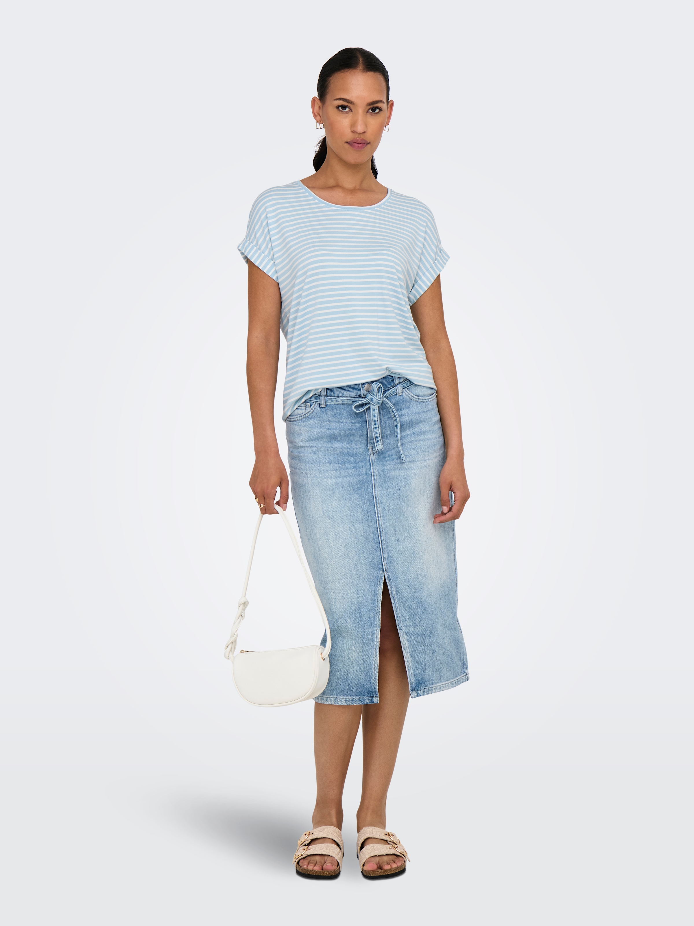 ONLY Kurzarmshirt »ONLMOSTER STRIPE S/S O-NECK TOP JRS NOOS« gestreift, lässig geschnitten, Jersey, Rundhals, Viskosemischung